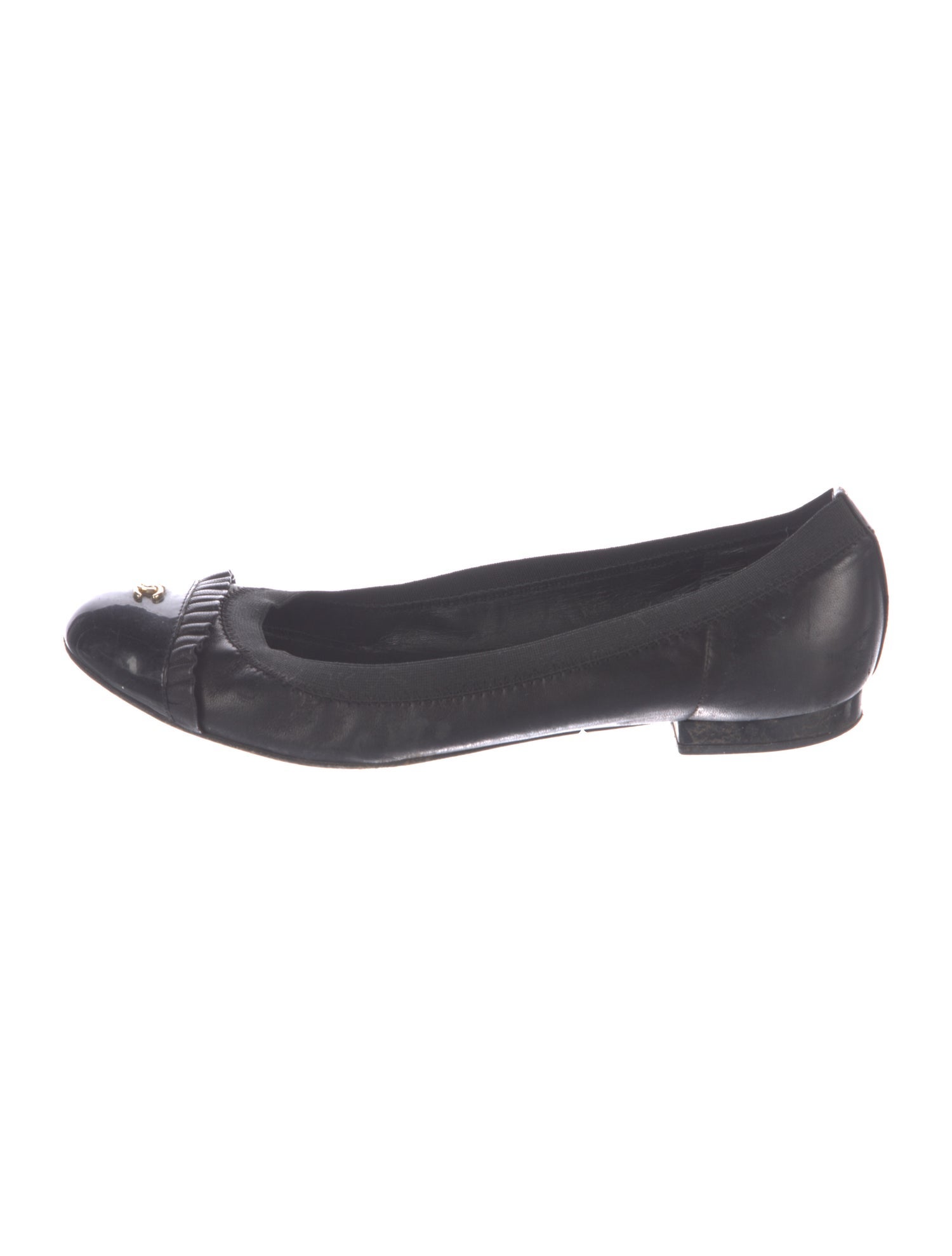 Chanel Interlocking CC Logo Leather Ballet Flats