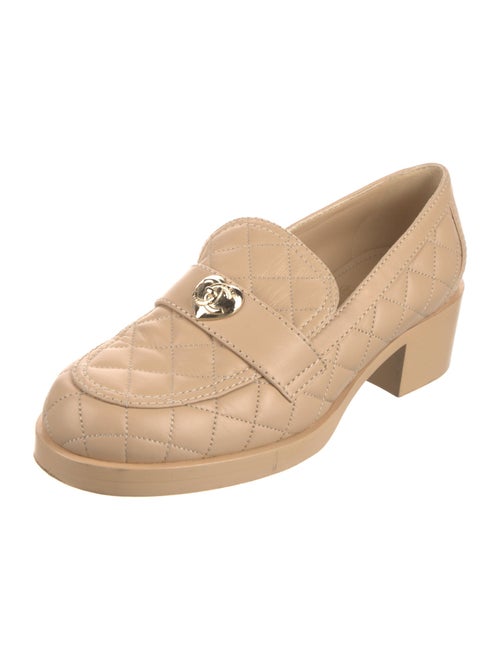 Chanel 2023 Interlocking CC Logo Pumps