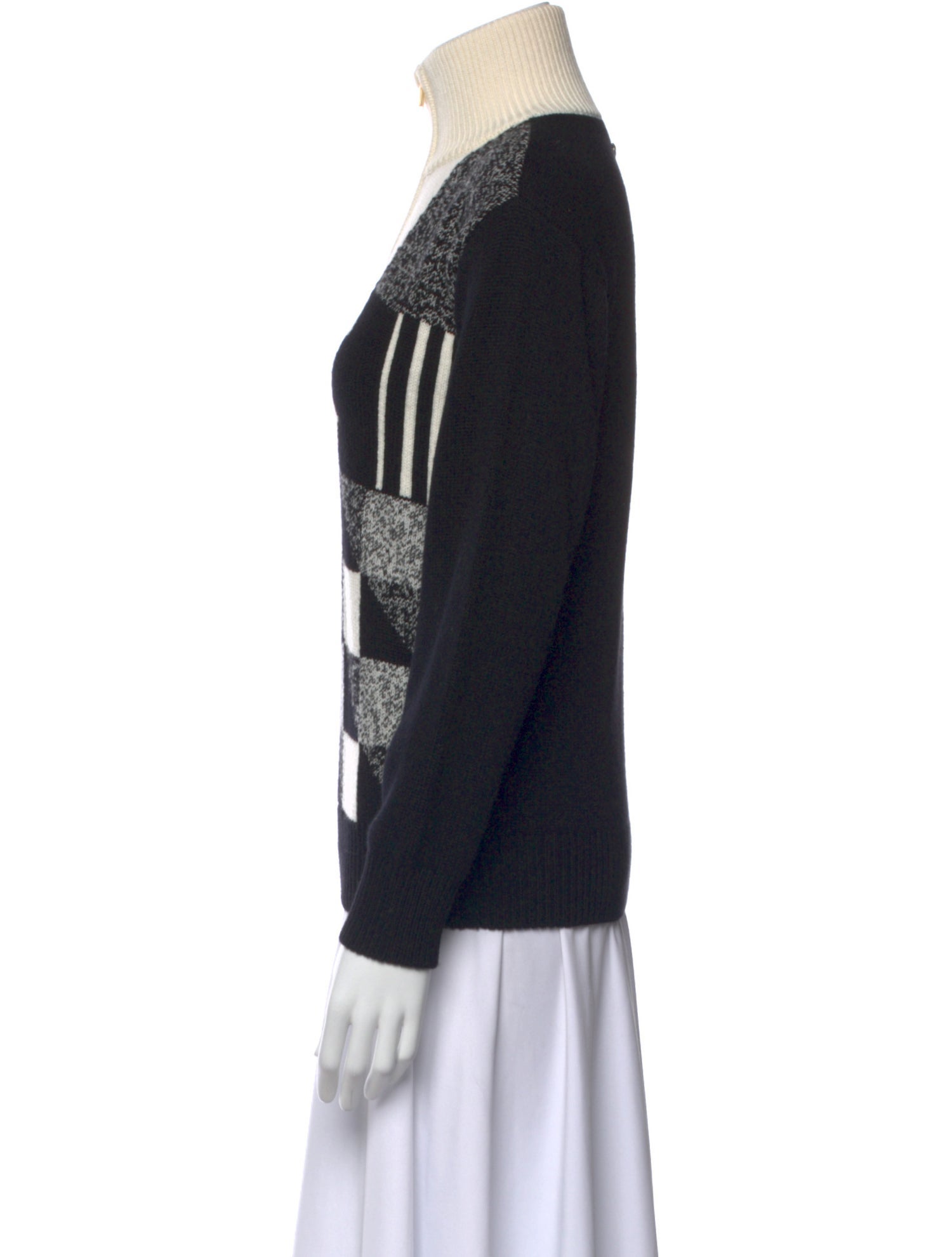 Chanel 2022 Coco Neige Sweater