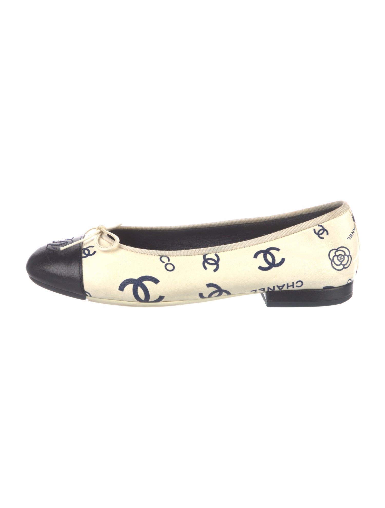 Chanel 2023 Interlocking CC Logo Ballet Flats