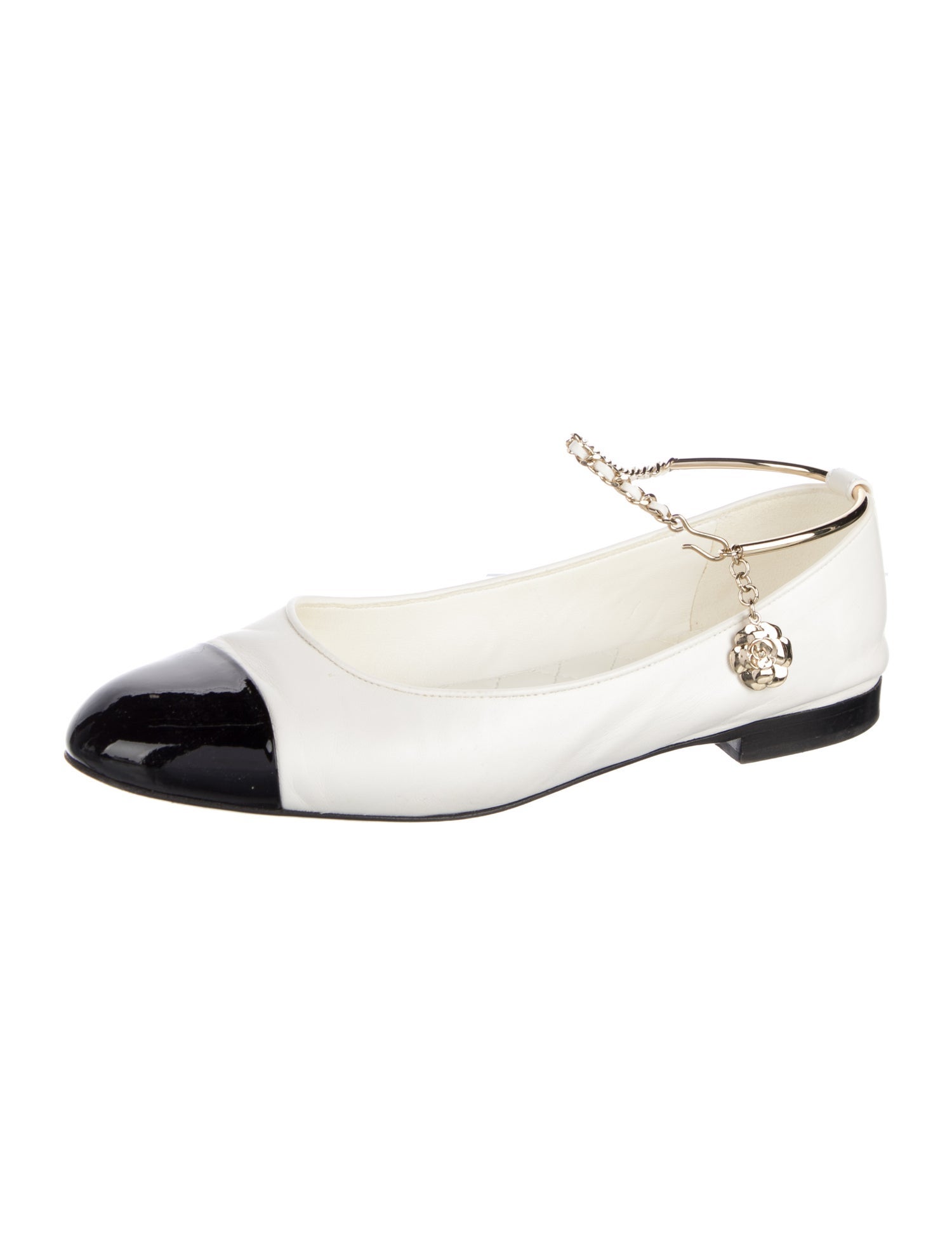 Chanel 2022 Interlocking CC Logo Ballet Flats