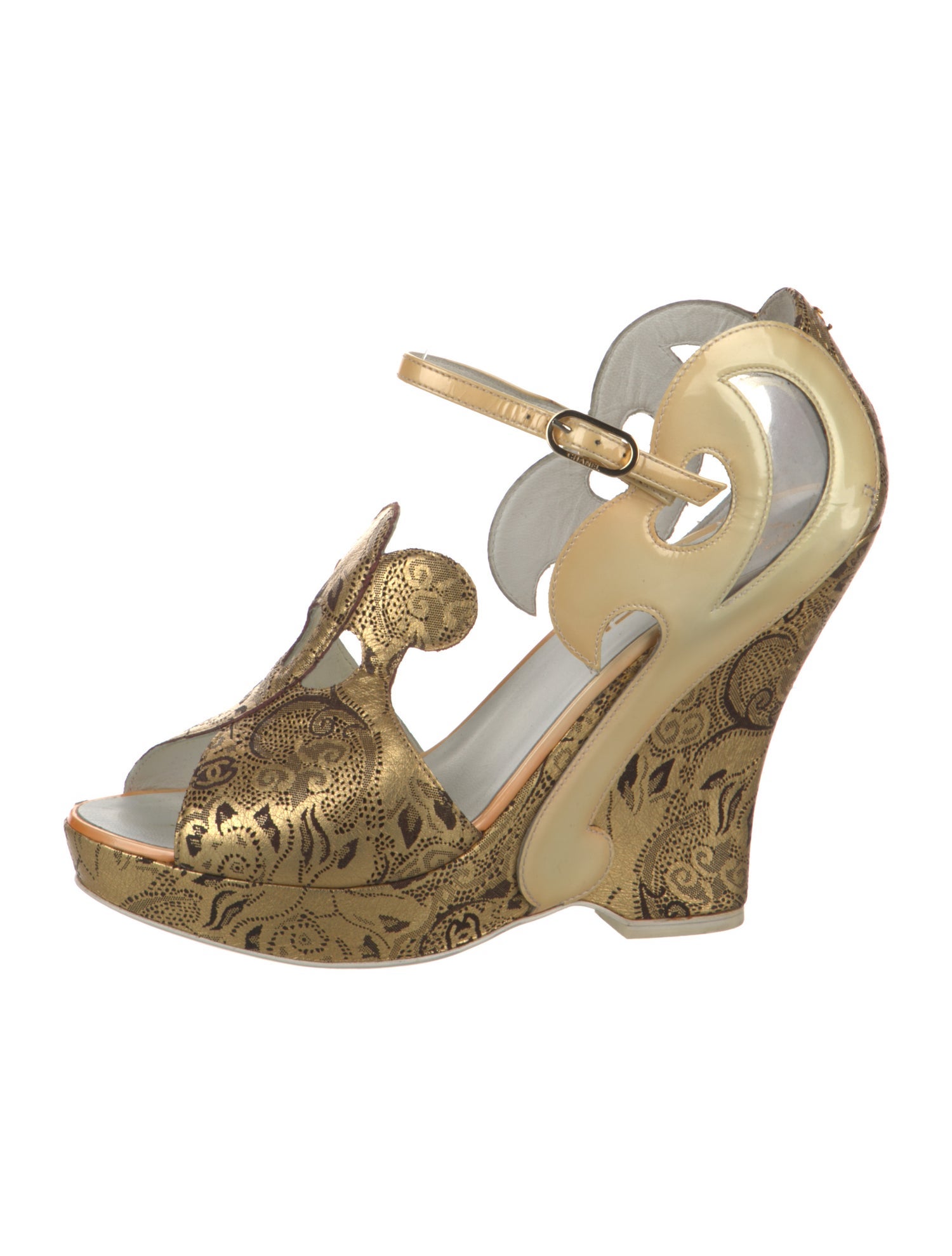 Chanel 2009 Interlocking CC Logo D'Orsay Pumps