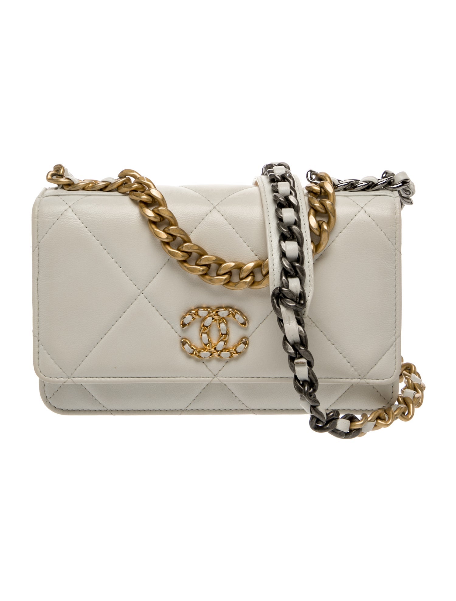 Chanel 19 Wallet On Chain