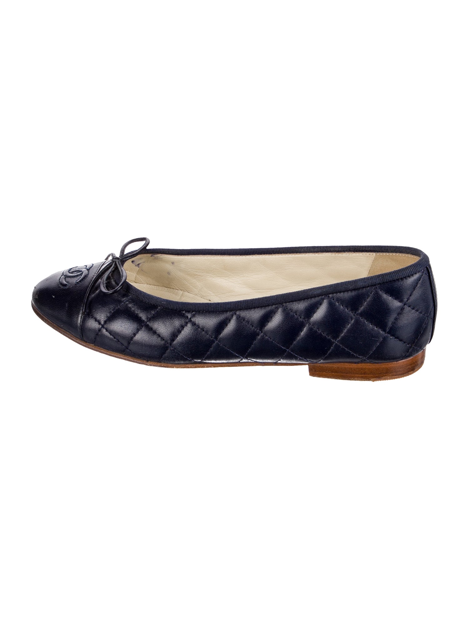 Chanel Interlocking CC Logo Leather Ballet Flats