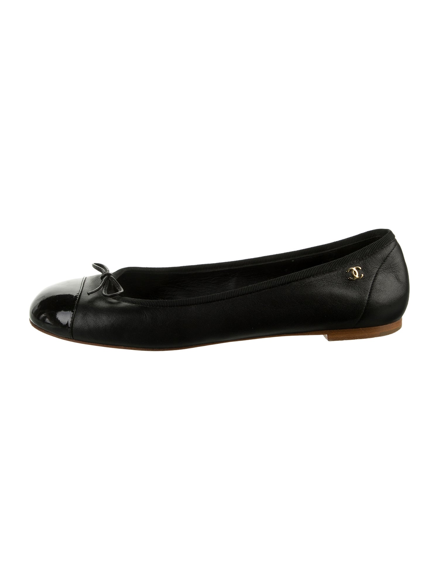 Chanel Interlocking CC Logo Leather Ballet Flats