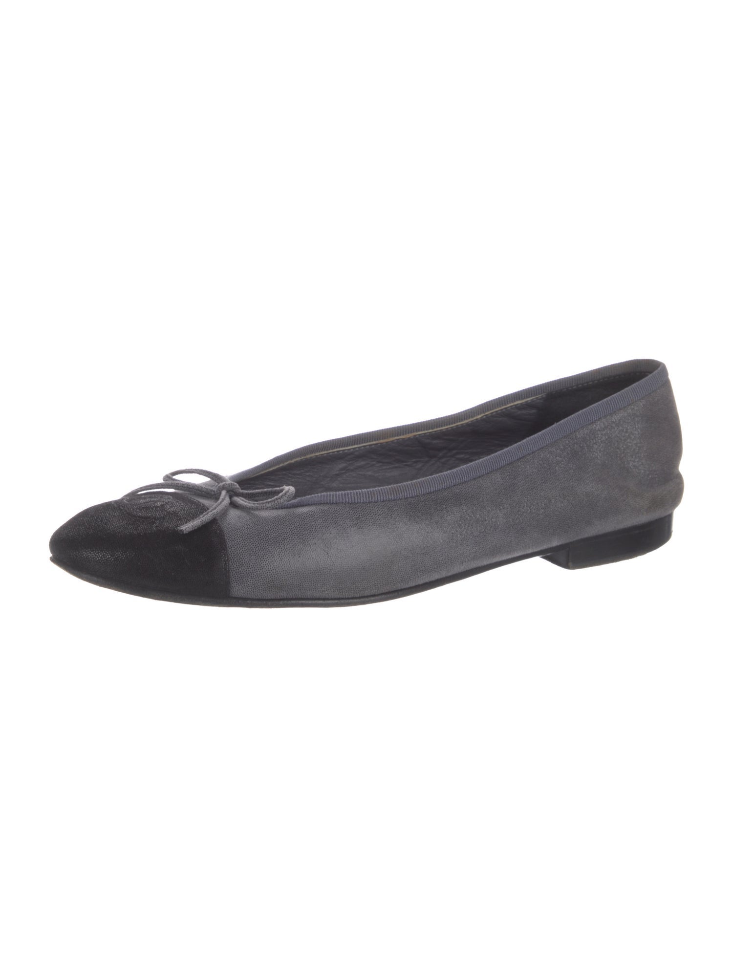Chanel Interlocking CC Logo Leather Ballet Flats