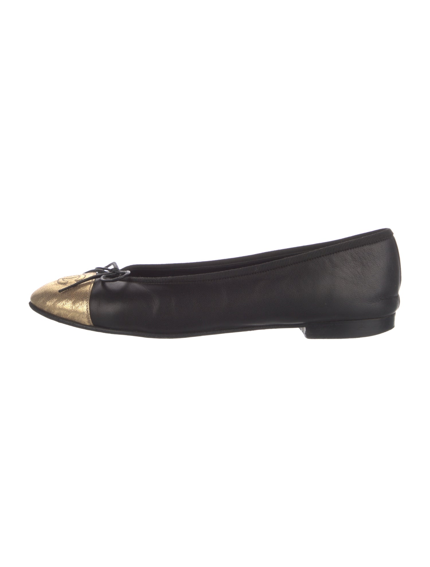 Chanel Interlocking CC Logo Leather Ballet Flats