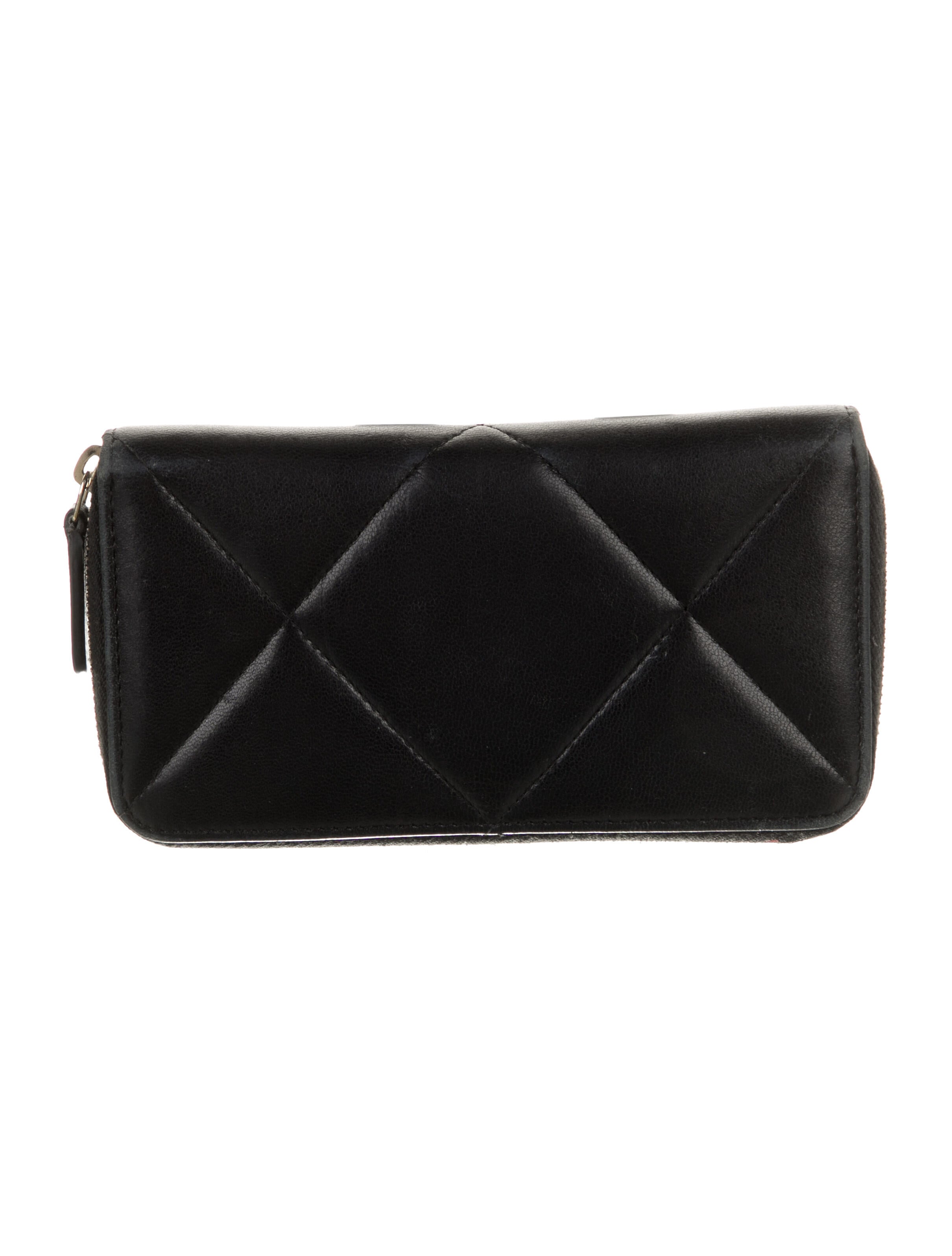 Chanel 2021-2022 19 Continental Wallet