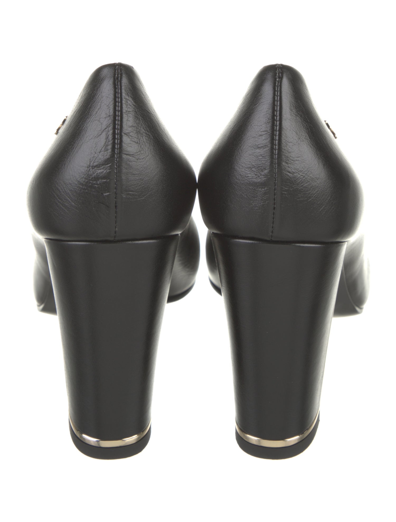 2017 Interlocking CC Logo Pumps