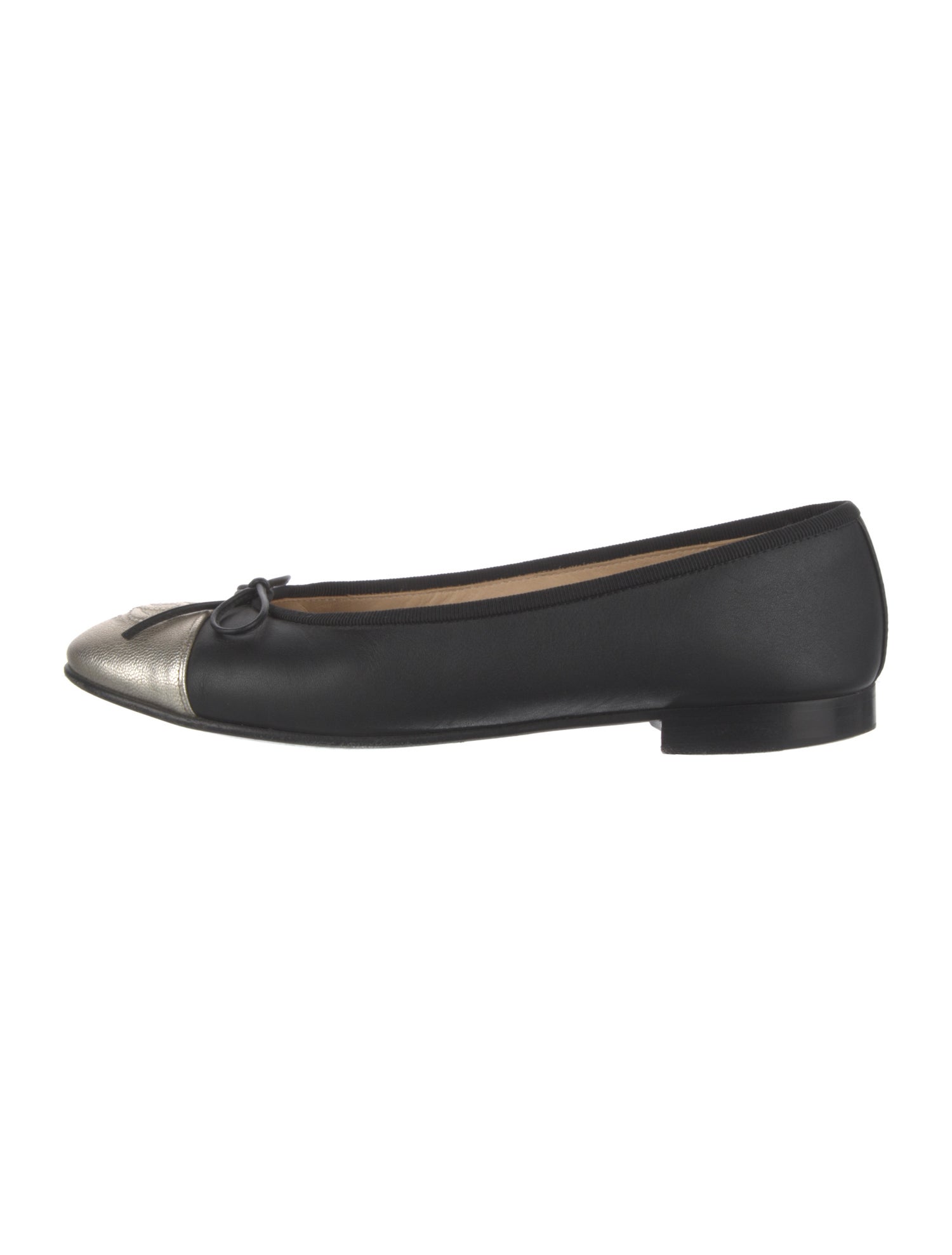 Chanel Interlocking CC Logo Leather Ballet Flats