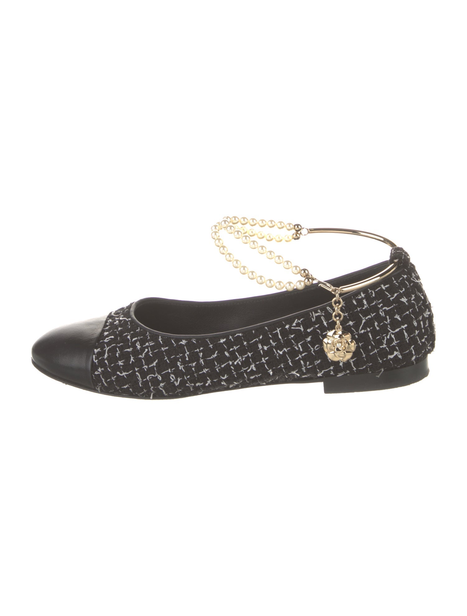 Chanel 2022 Interlocking CC Logo Ballet Flats
