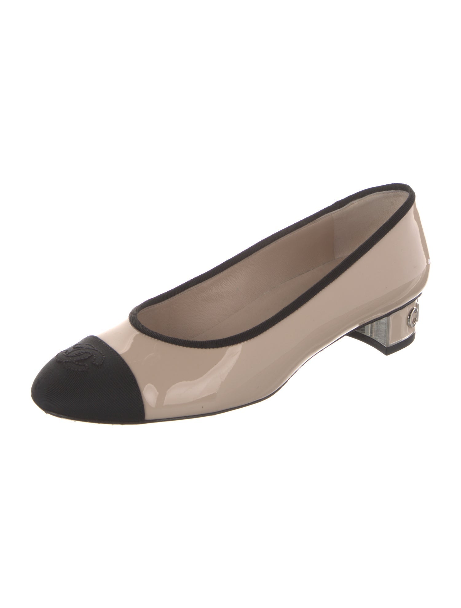 Chanel 2018 Interlocking CC Logo Pumps