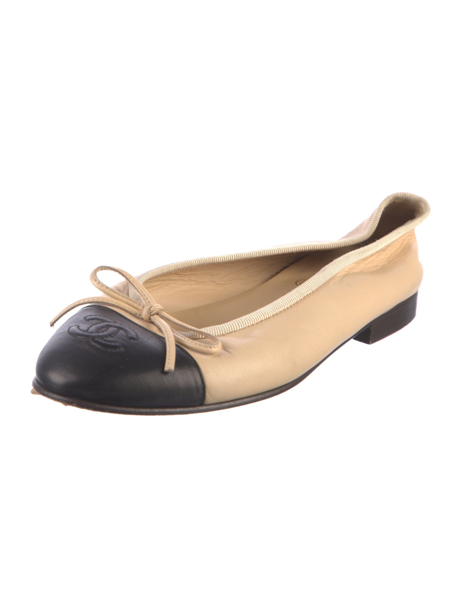 Chanel Interlocking CC Logo Leather Ballet Flats