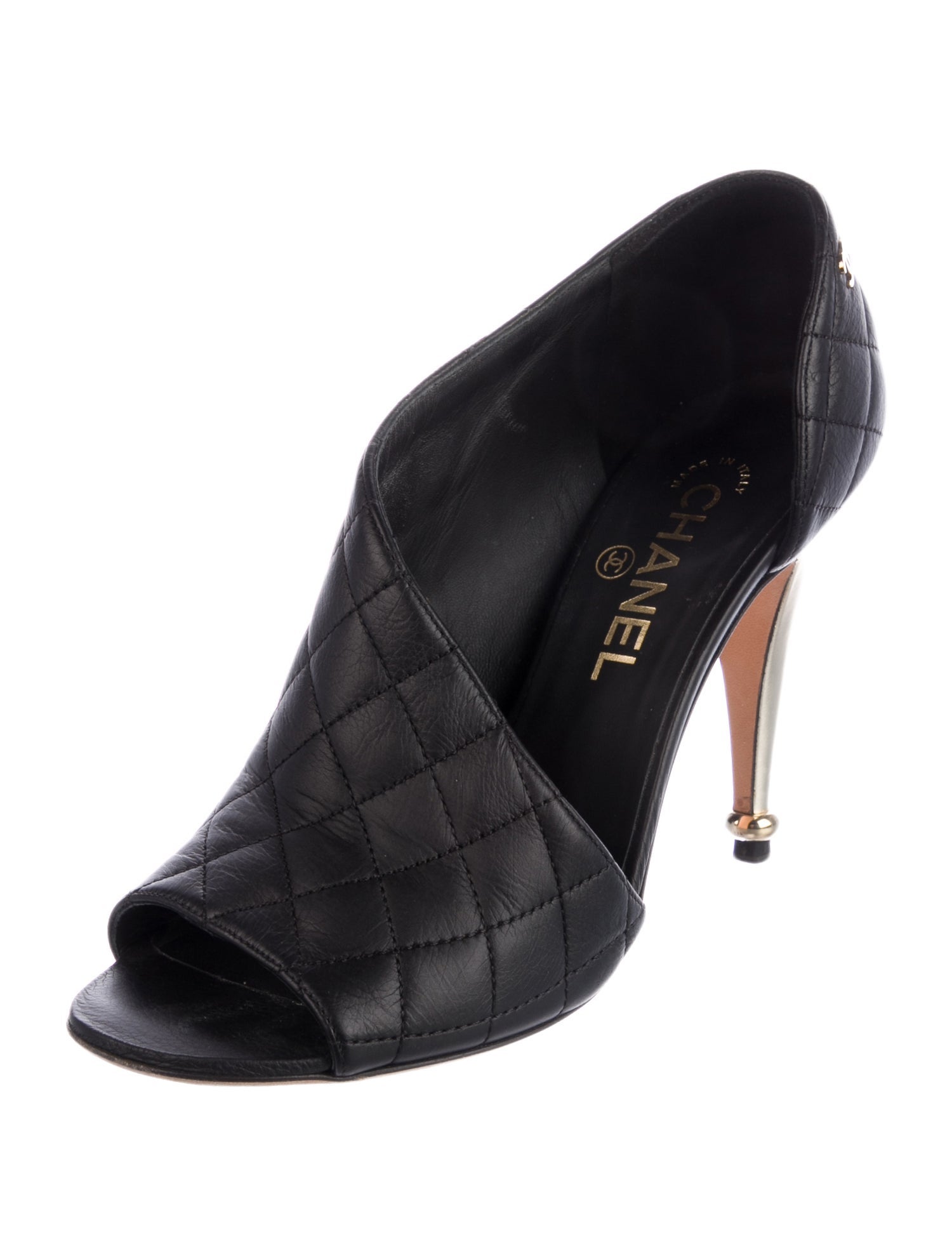 Chanel 2015 Interlocking CC Logo D'Orsay Pumps