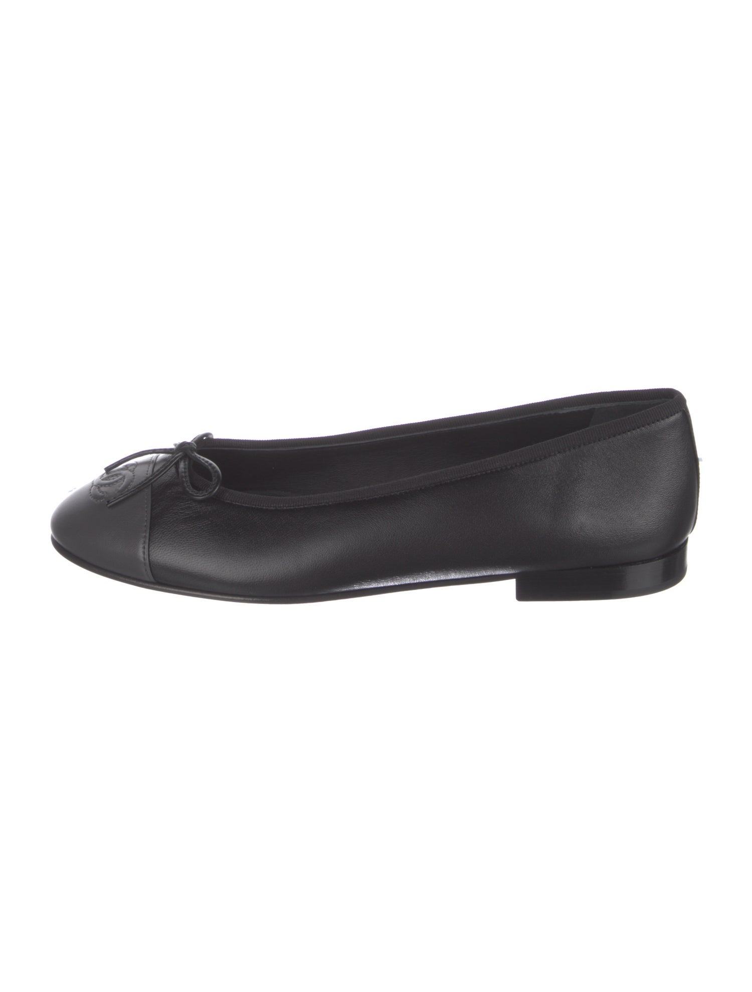 Chanel Interlocking CC Logo Leather Ballet Flats