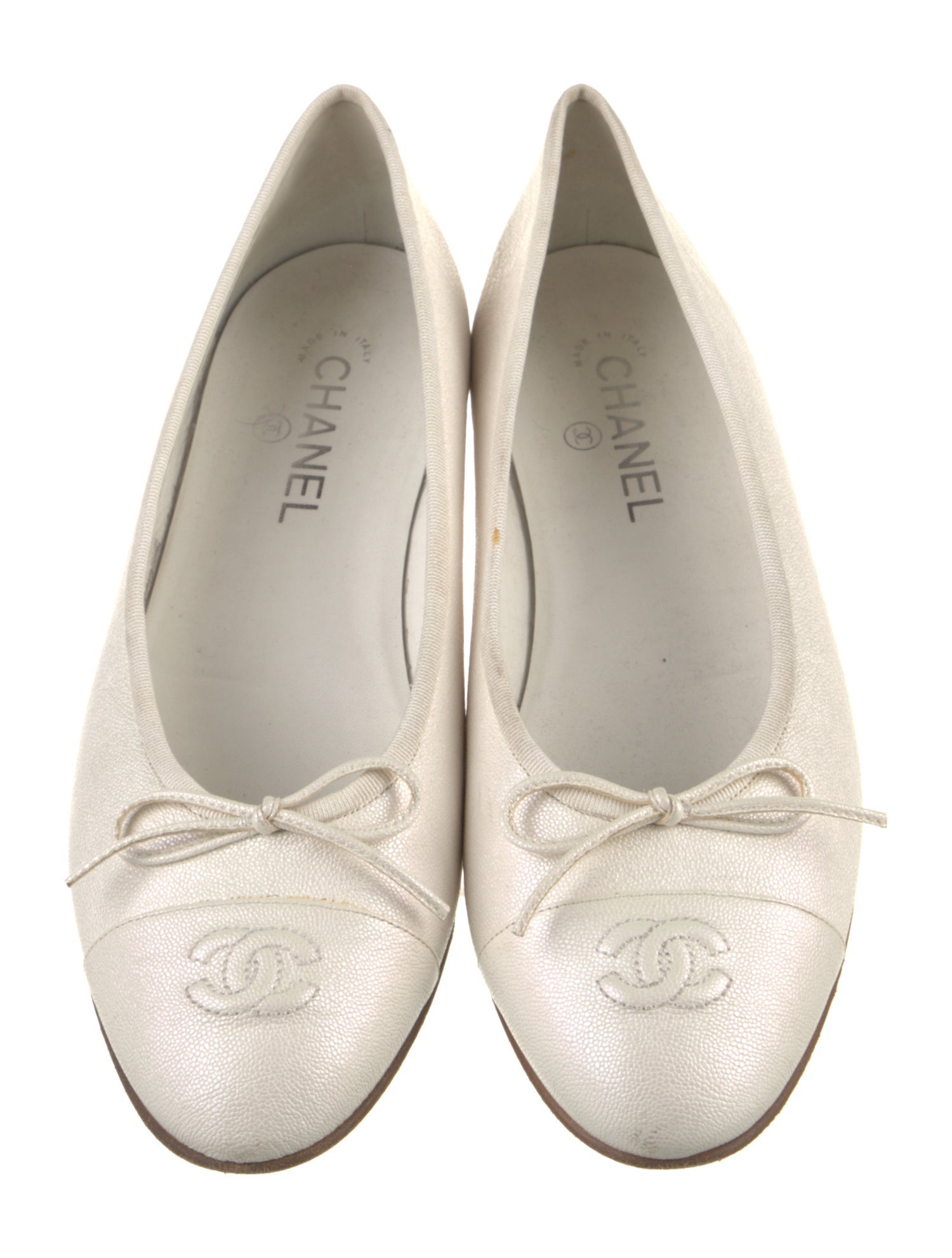 Chanel Interlocking CC Logo Leather Ballet Flats