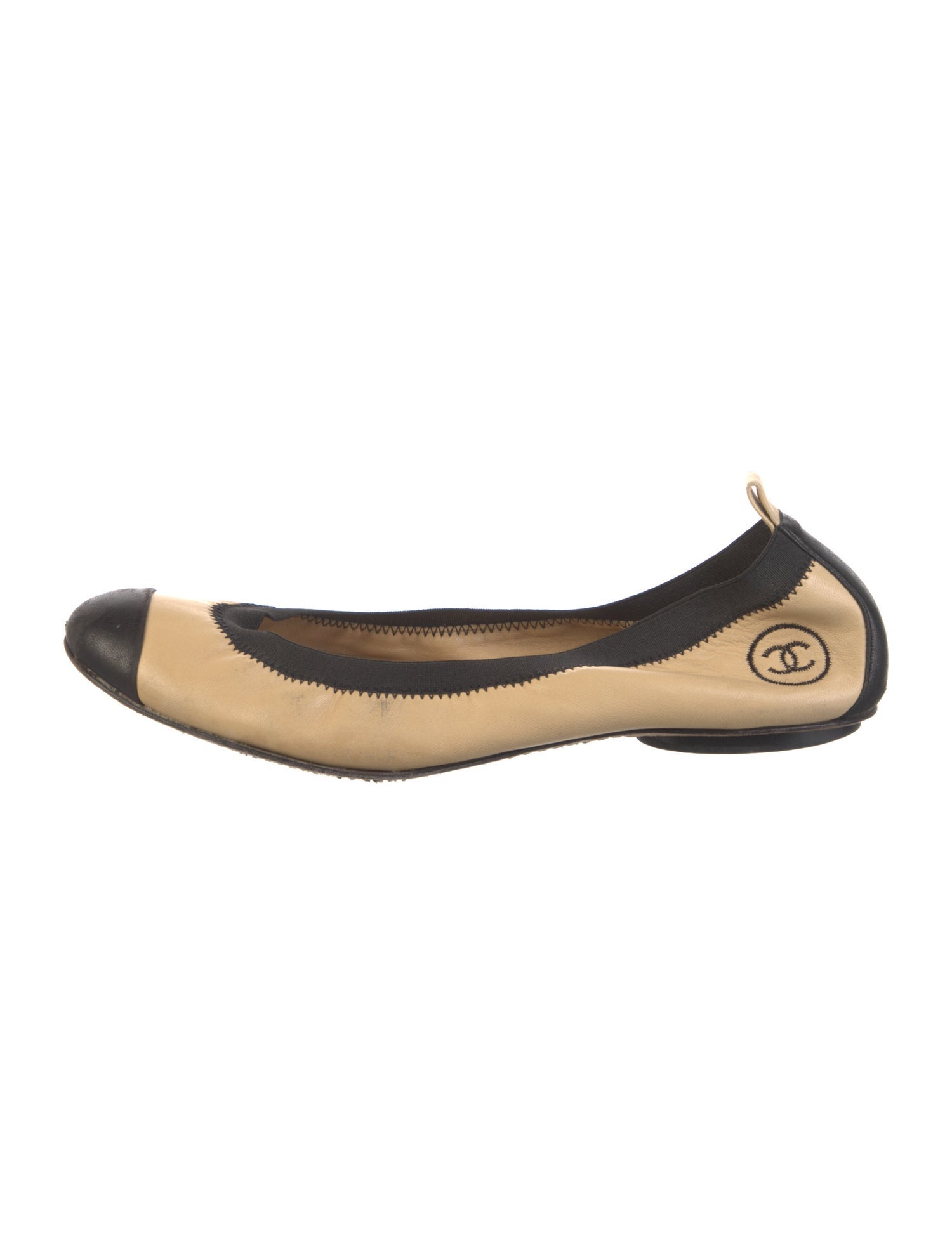 Chanel Interlocking CC Logo Leather Ballet Flats