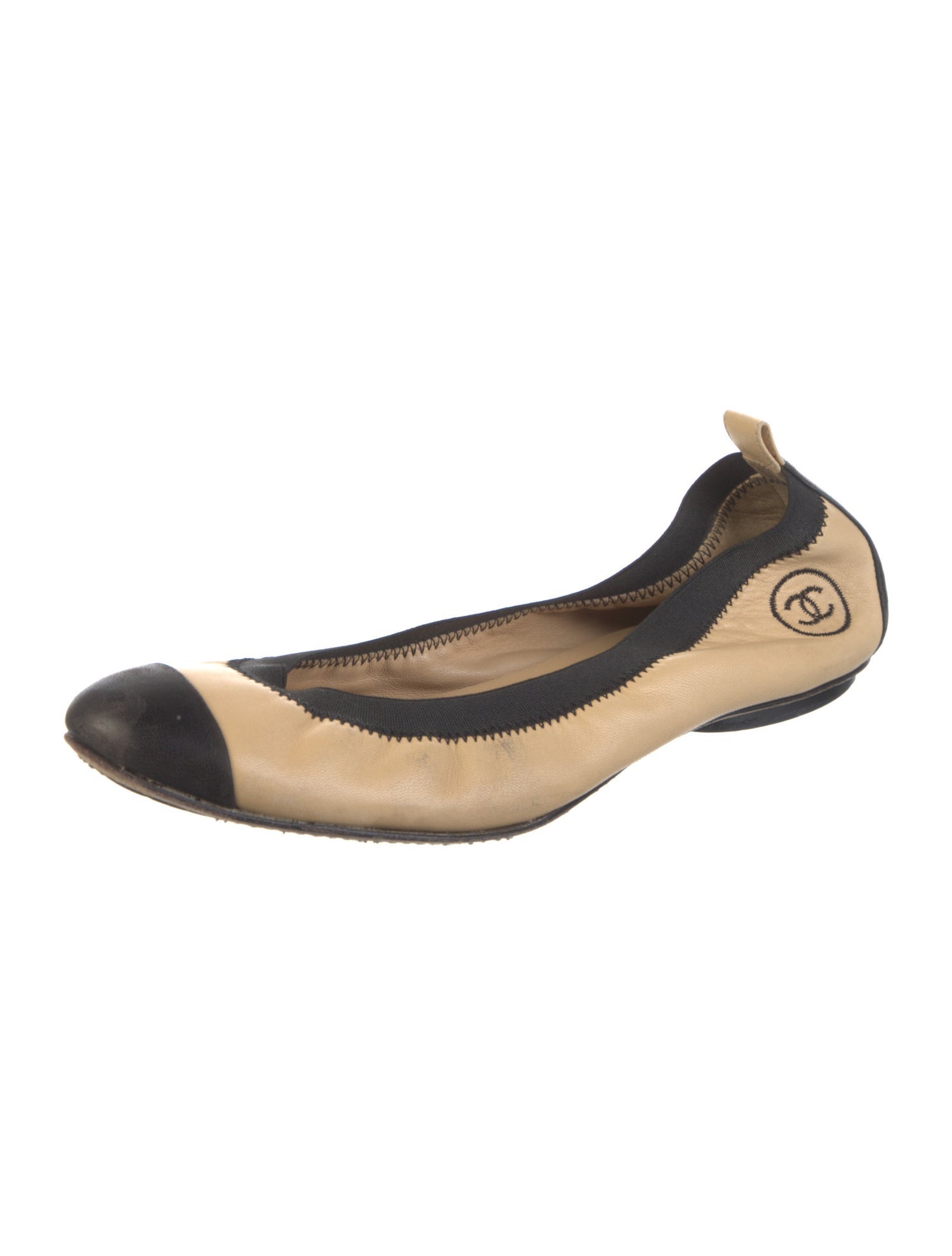 Chanel Interlocking CC Logo Leather Ballet Flats