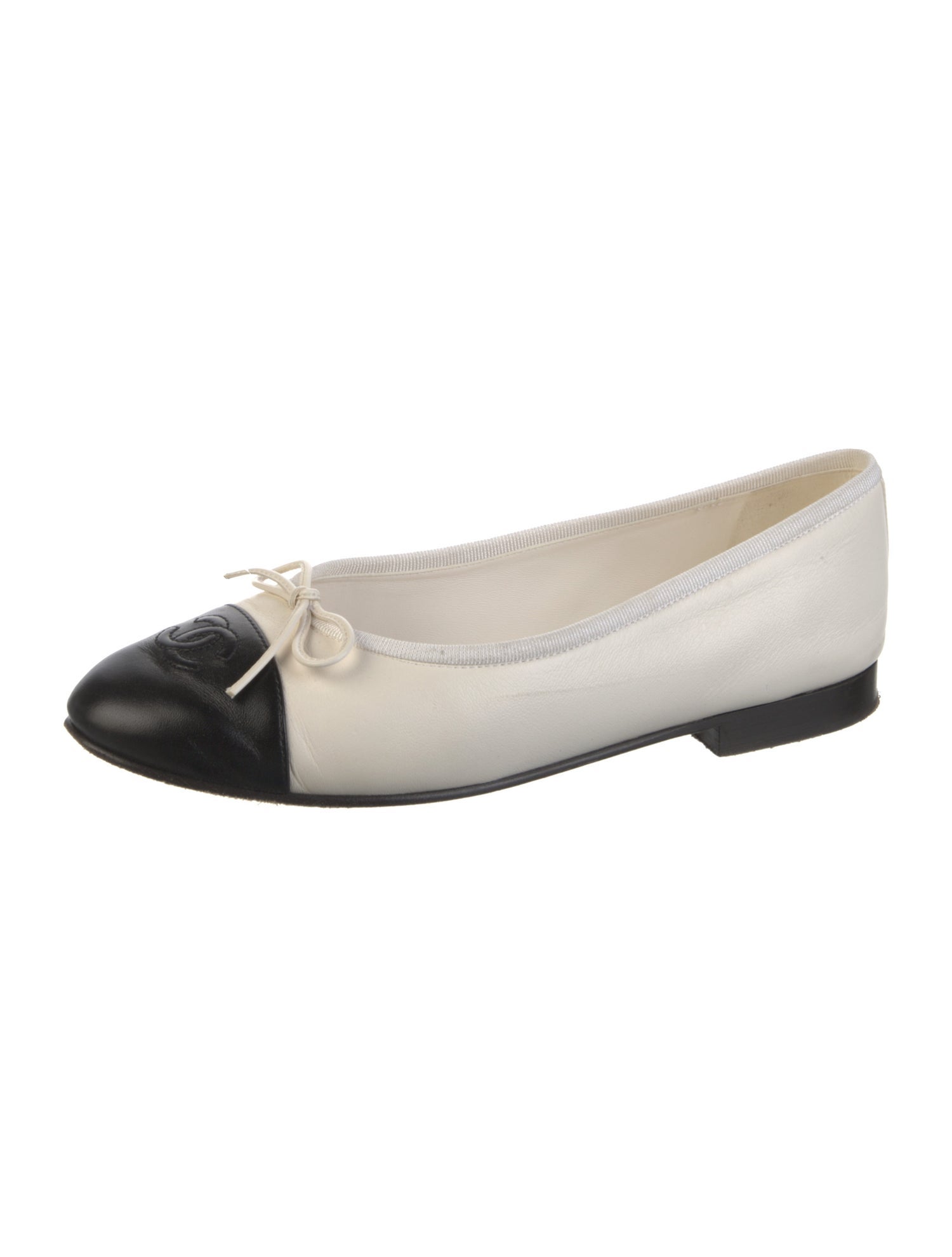 Chanel Interlocking CC Logo Leather Ballet Flats