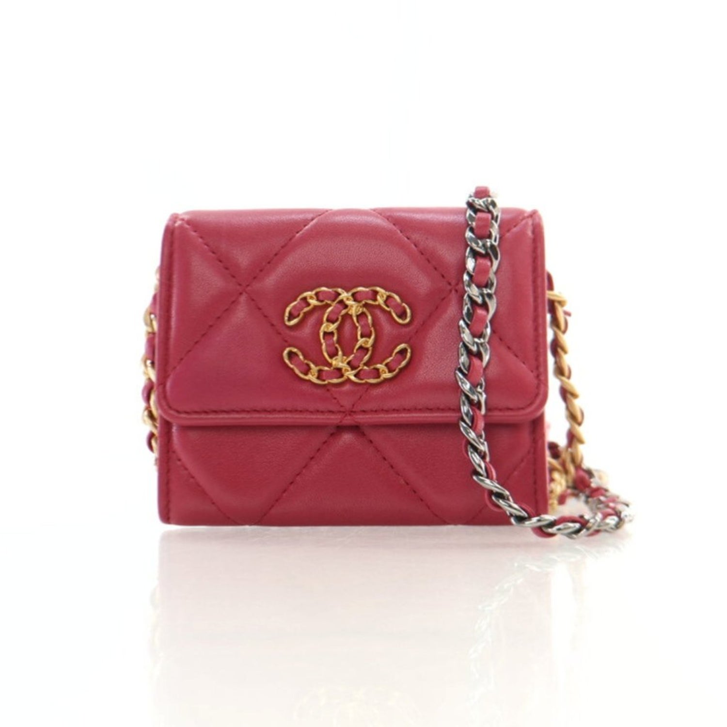 Chanel 19 Cardholder on Chain