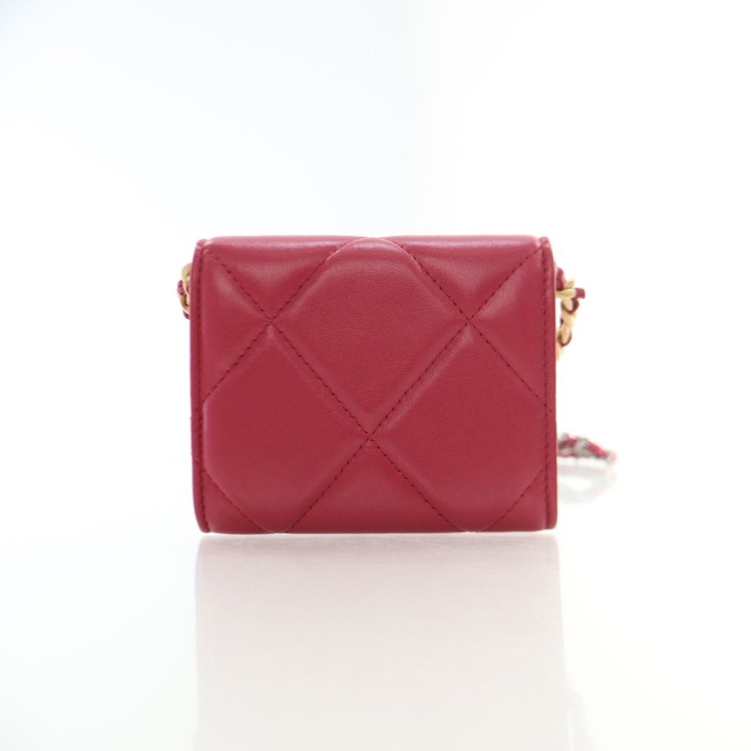 Chanel 19 Cardholder on Chain