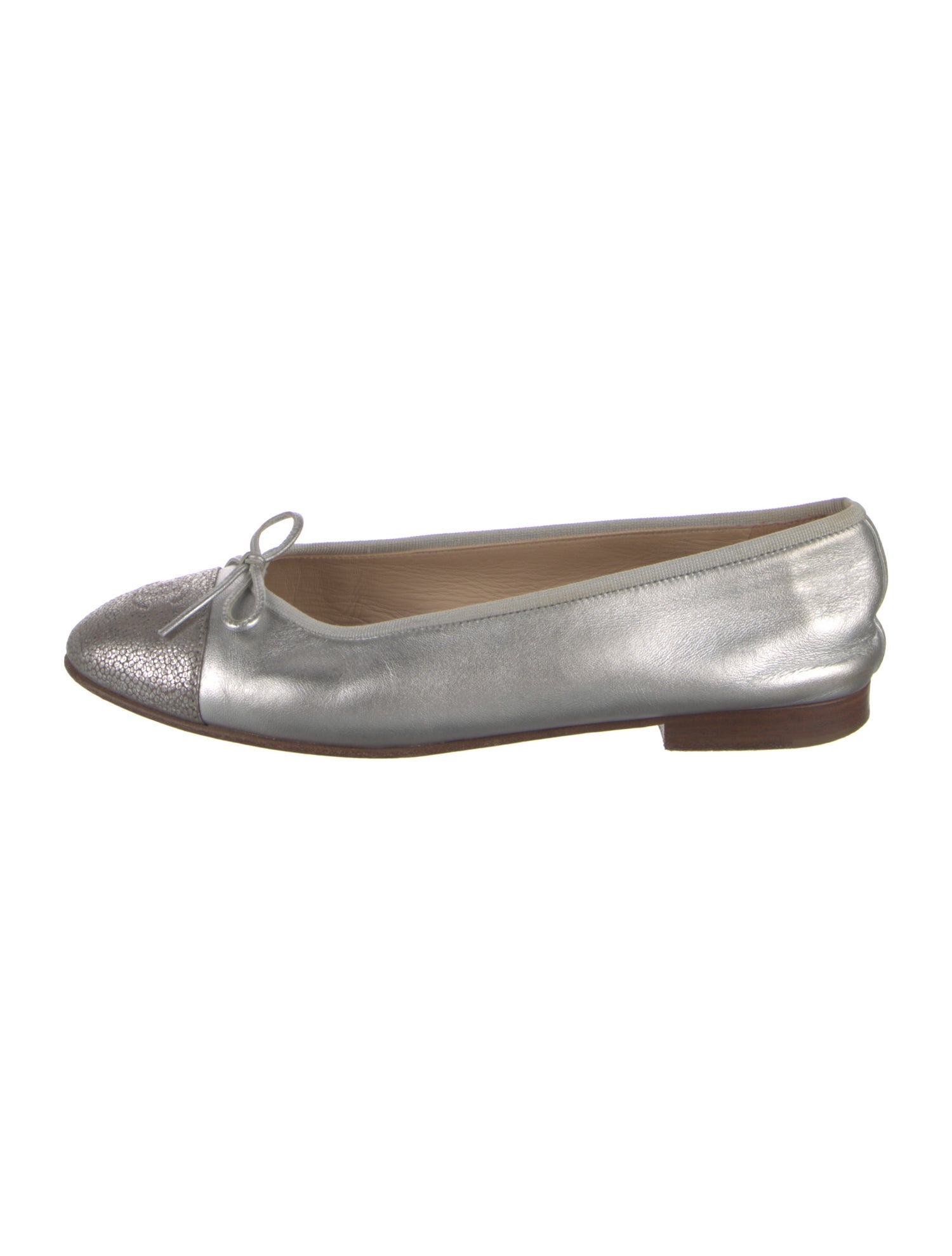 Chanel Interlocking CC Logo Leather Ballet Flats