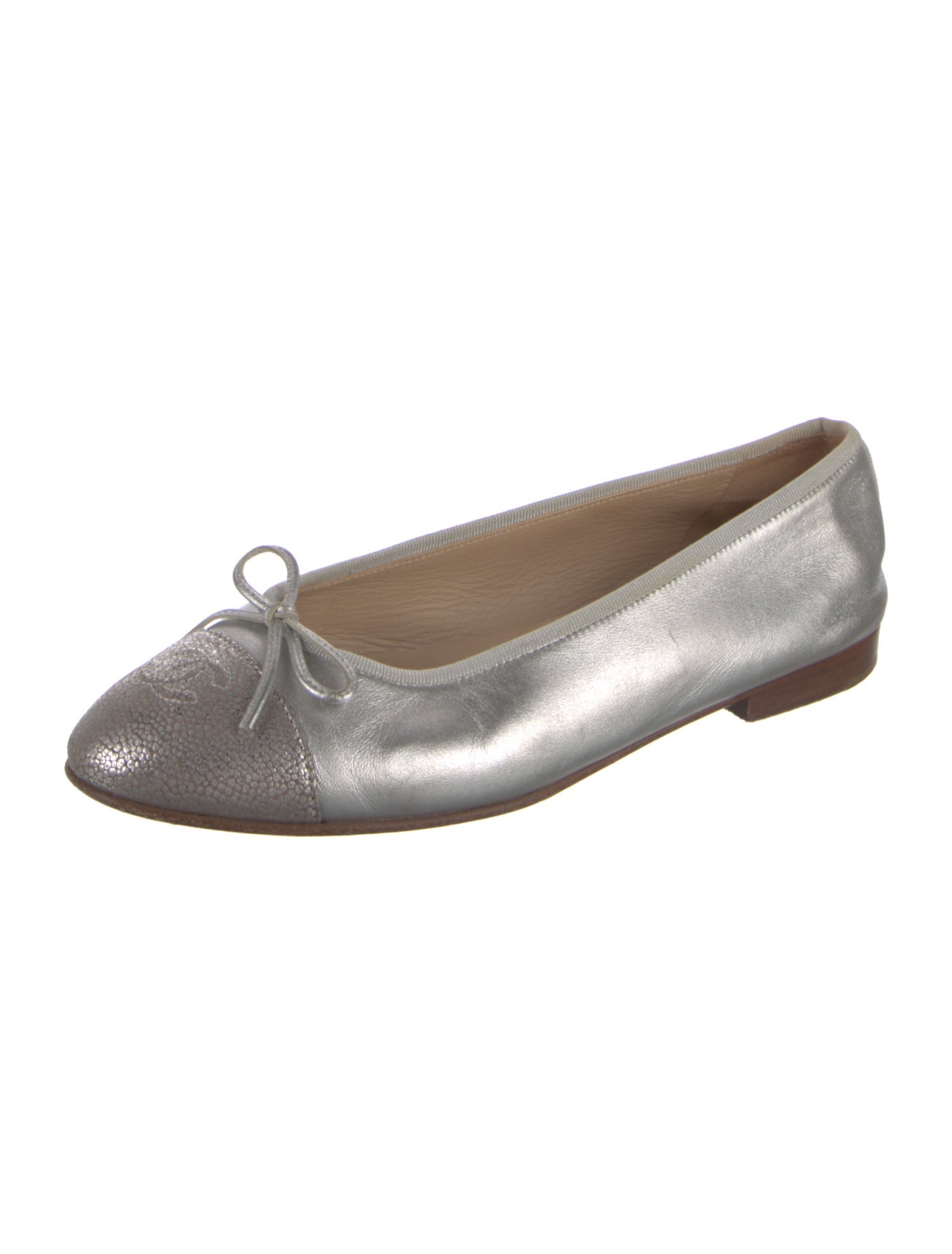 Chanel Interlocking CC Logo Leather Ballet Flats