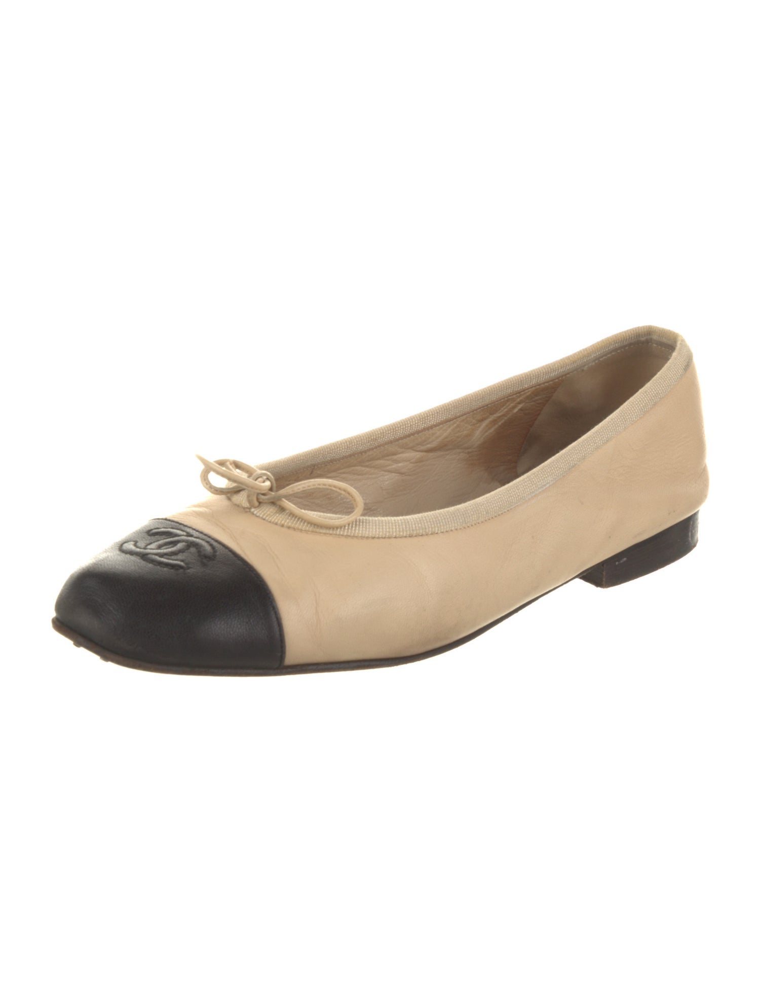 Chanel Interlocking CC Logo Leather Ballet Flats