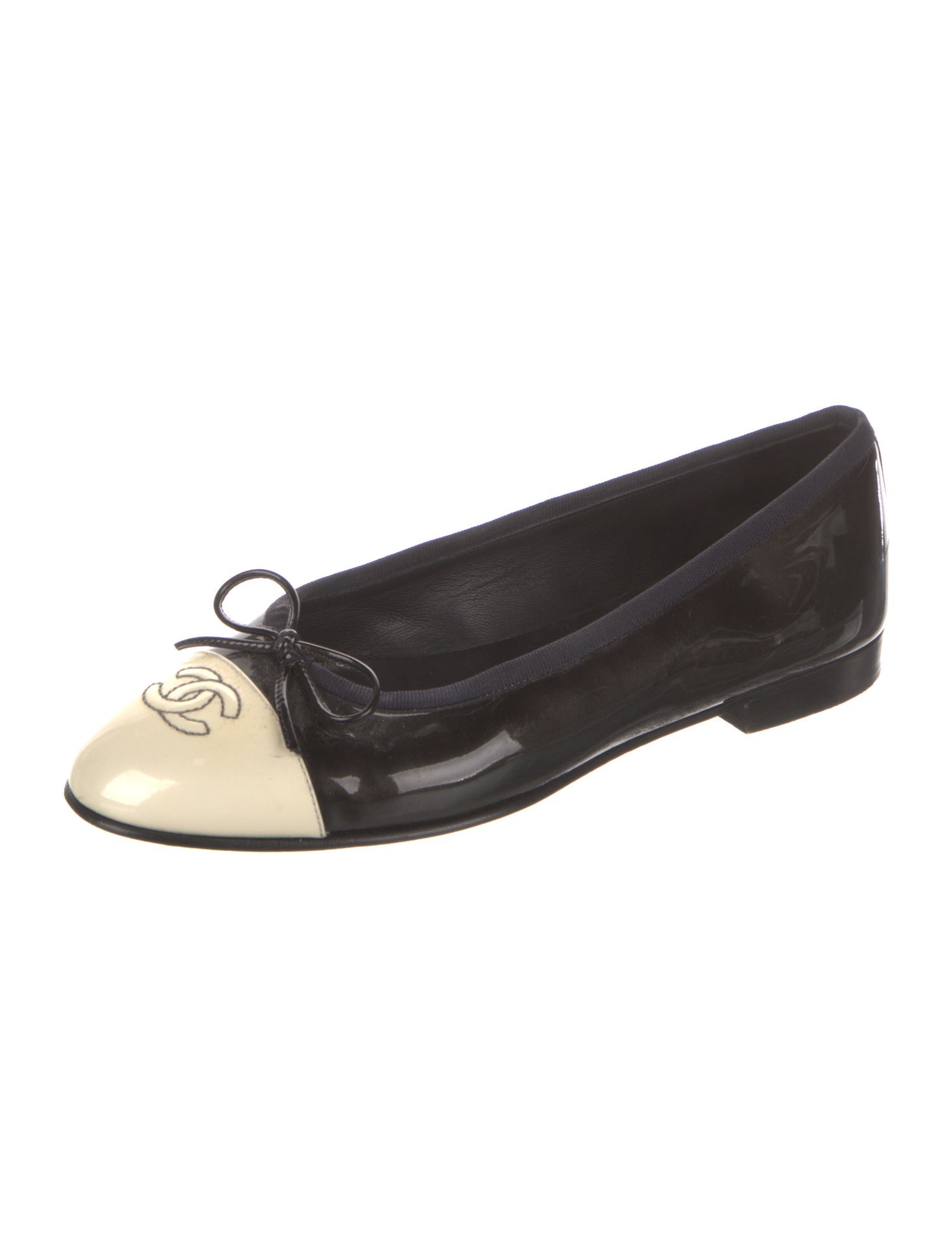 Chanel Interlocking CC Logo Patent Leather Ballet Flats