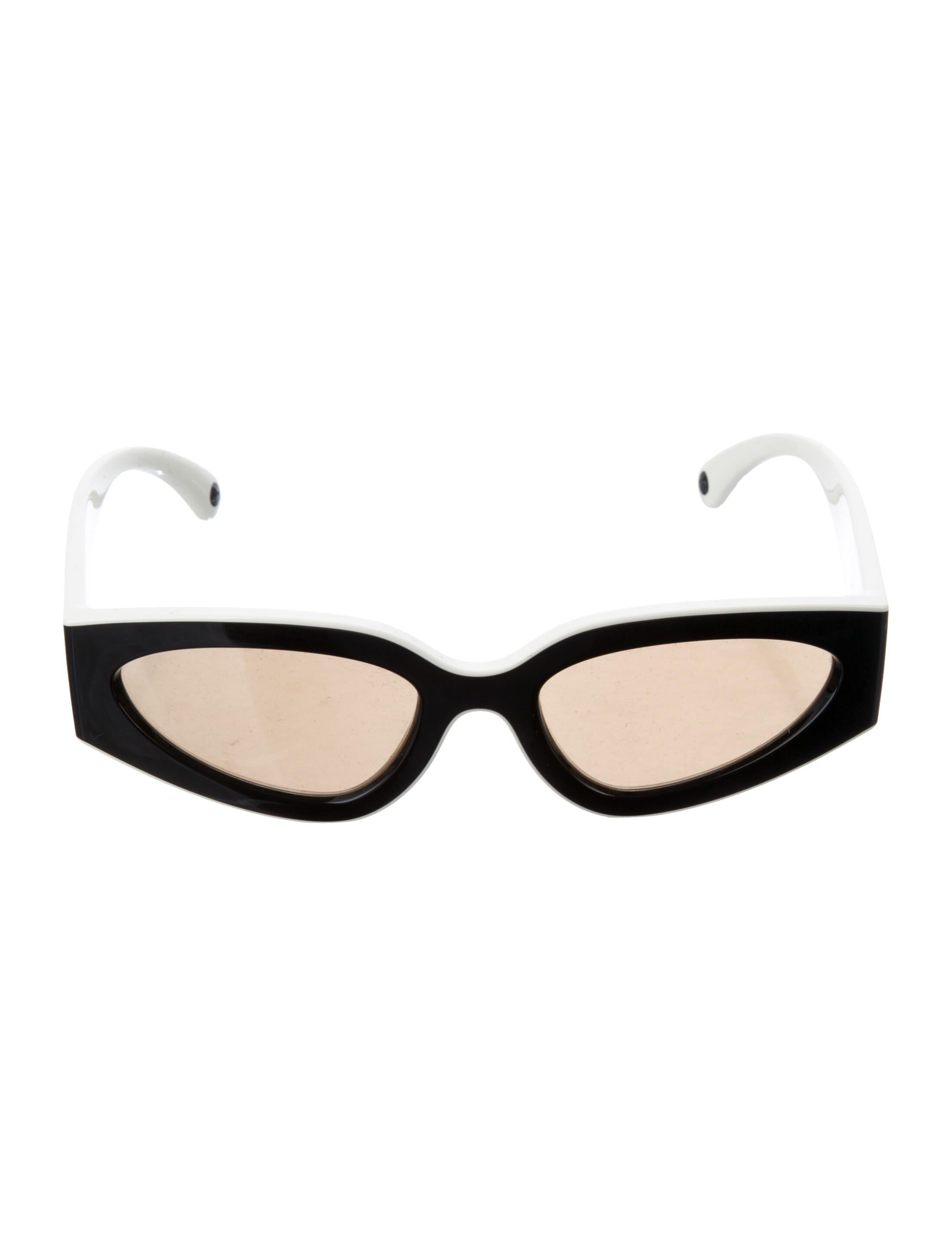 Chanel Interlocking CC Logo Cat-Eye Sunglasses