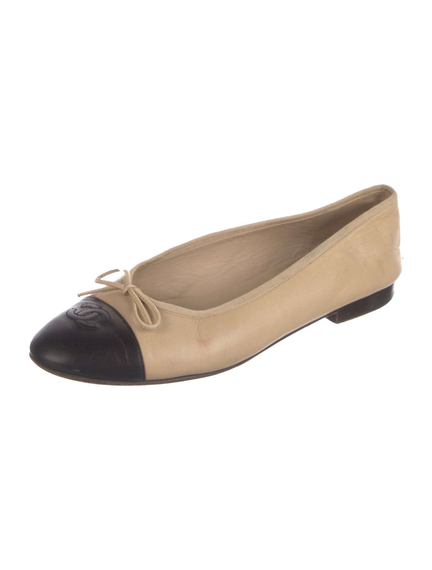 Chanel Interlocking CC Logo Leather Ballet Flats