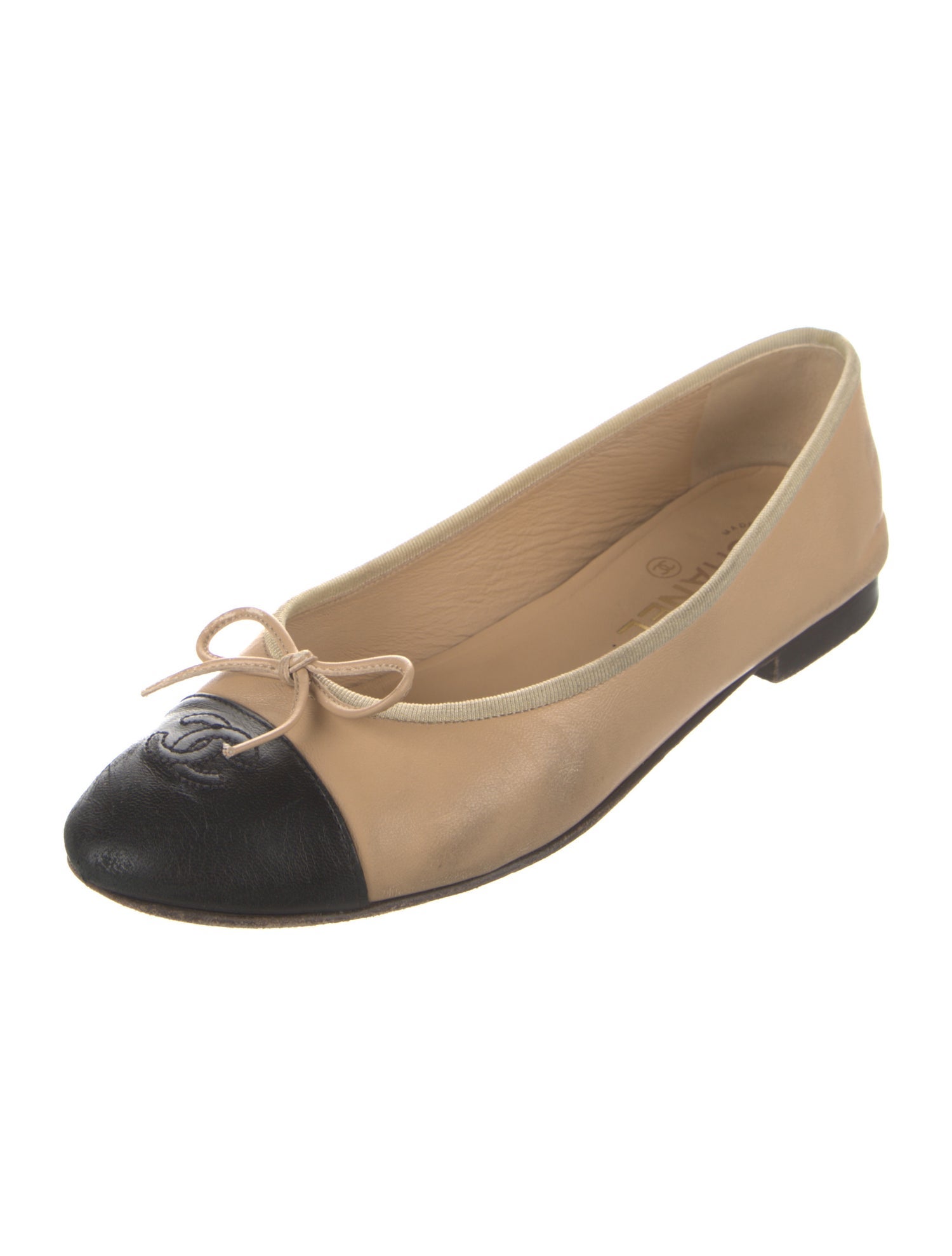 Chanel Interlocking CC Logo Leather Ballet Flats