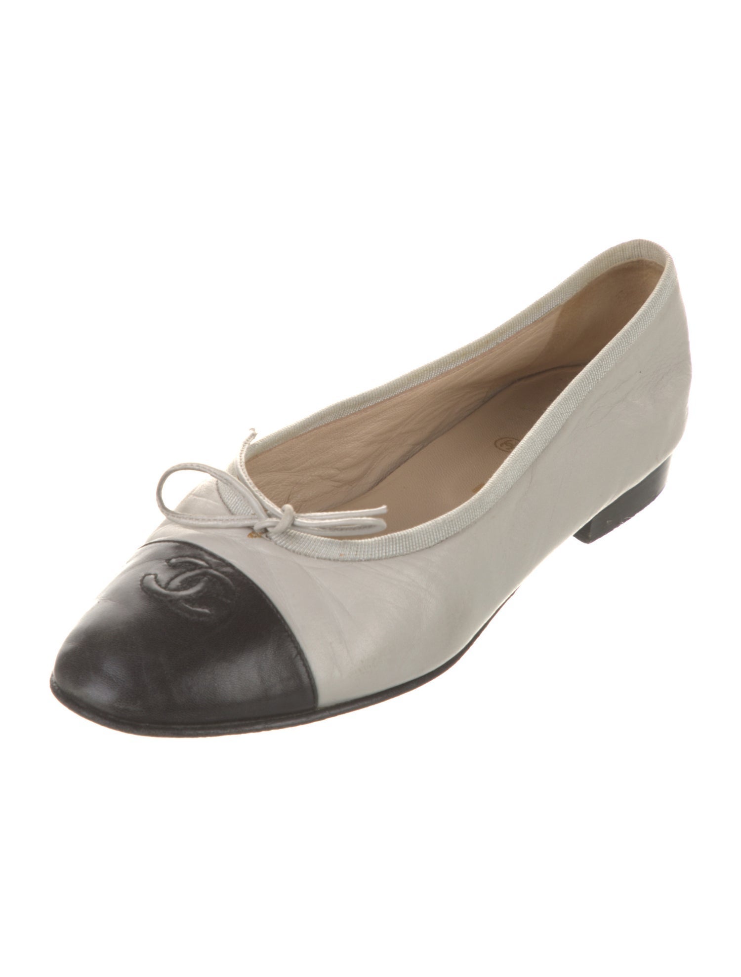 Chanel Interlocking CC Logo Leather Ballet Flats