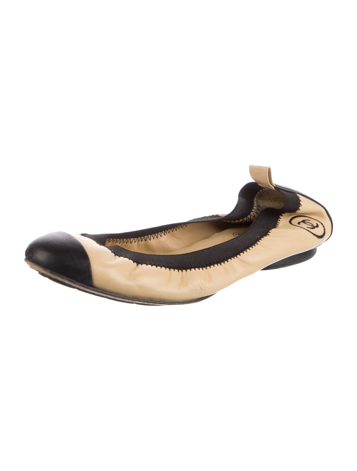 Chanel Interlocking CC Logo Leather Ballet Flats