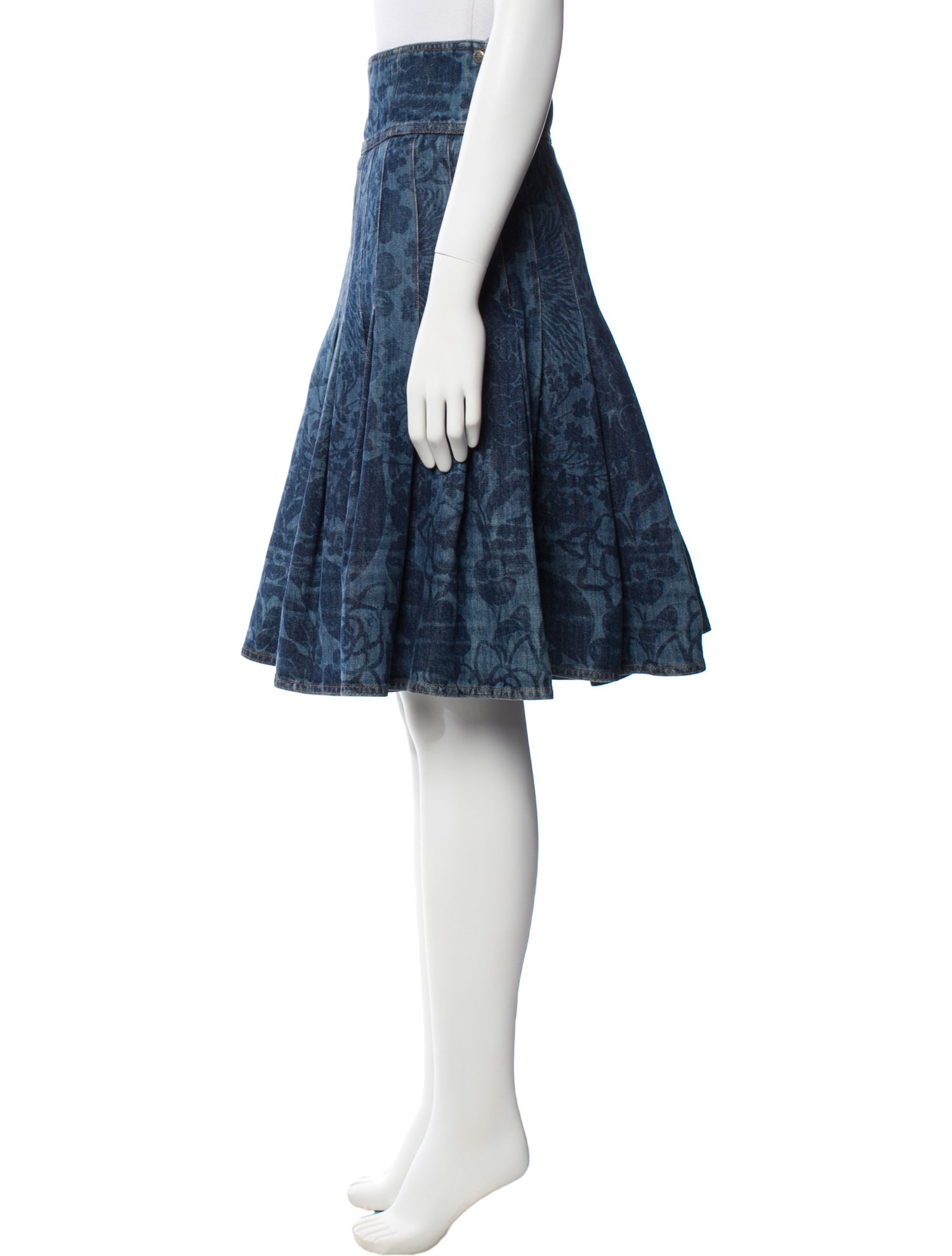 Chanel 2016 Knee-Length Skirt