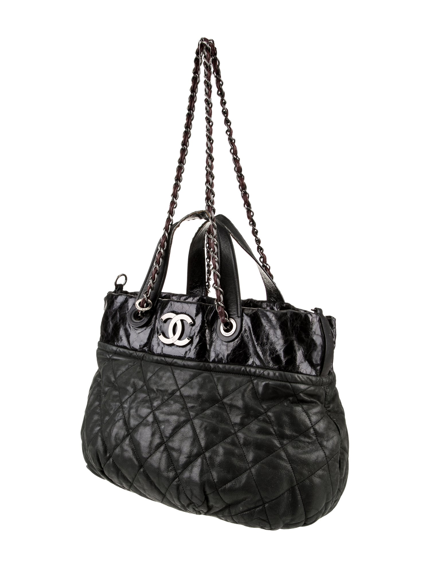 CHANEL シャネル Chanel 19 handbag, Shiny lambskin, gold-tone, silver-tone