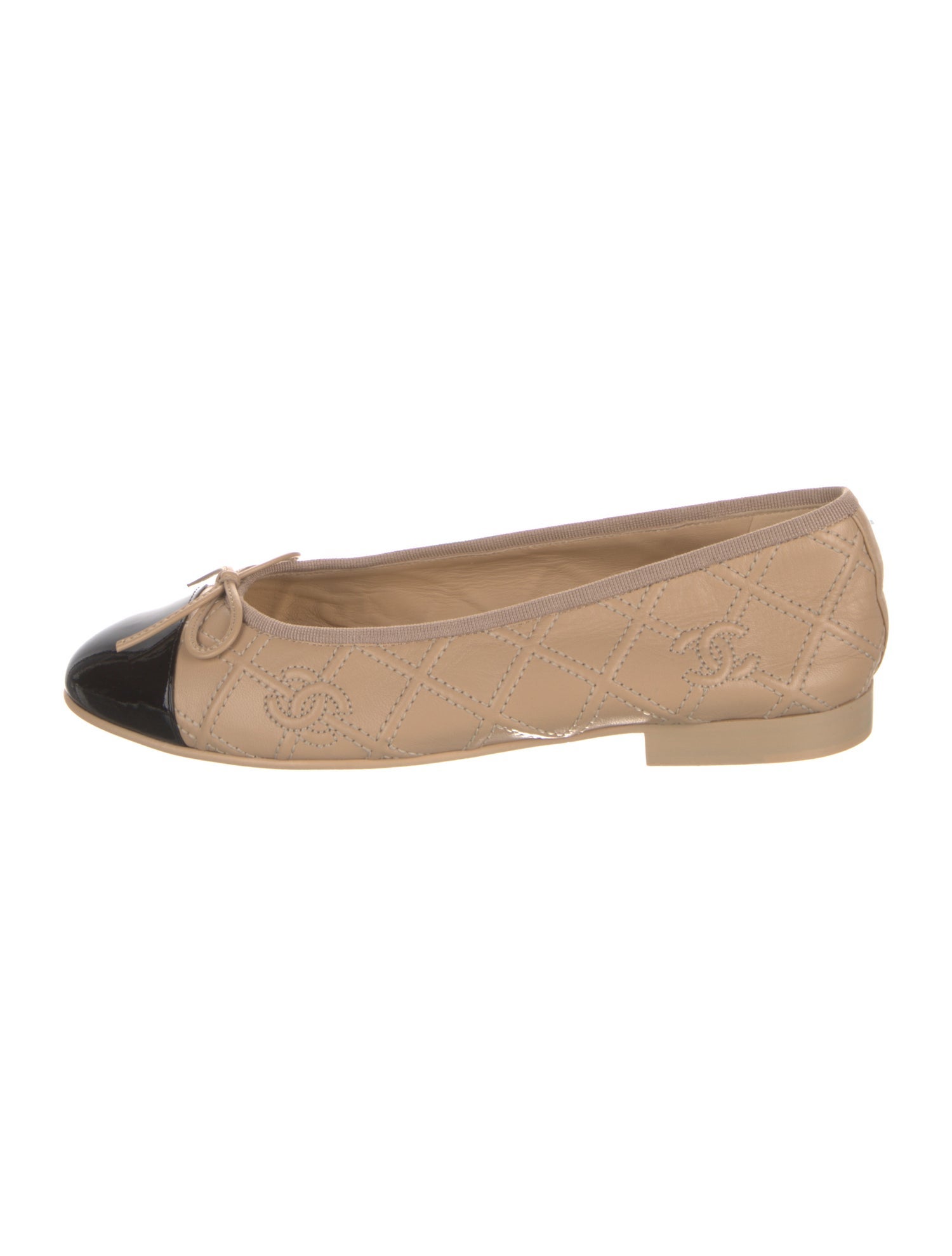 Chanel 2023 Interlocking CC Logo Ballet Flats