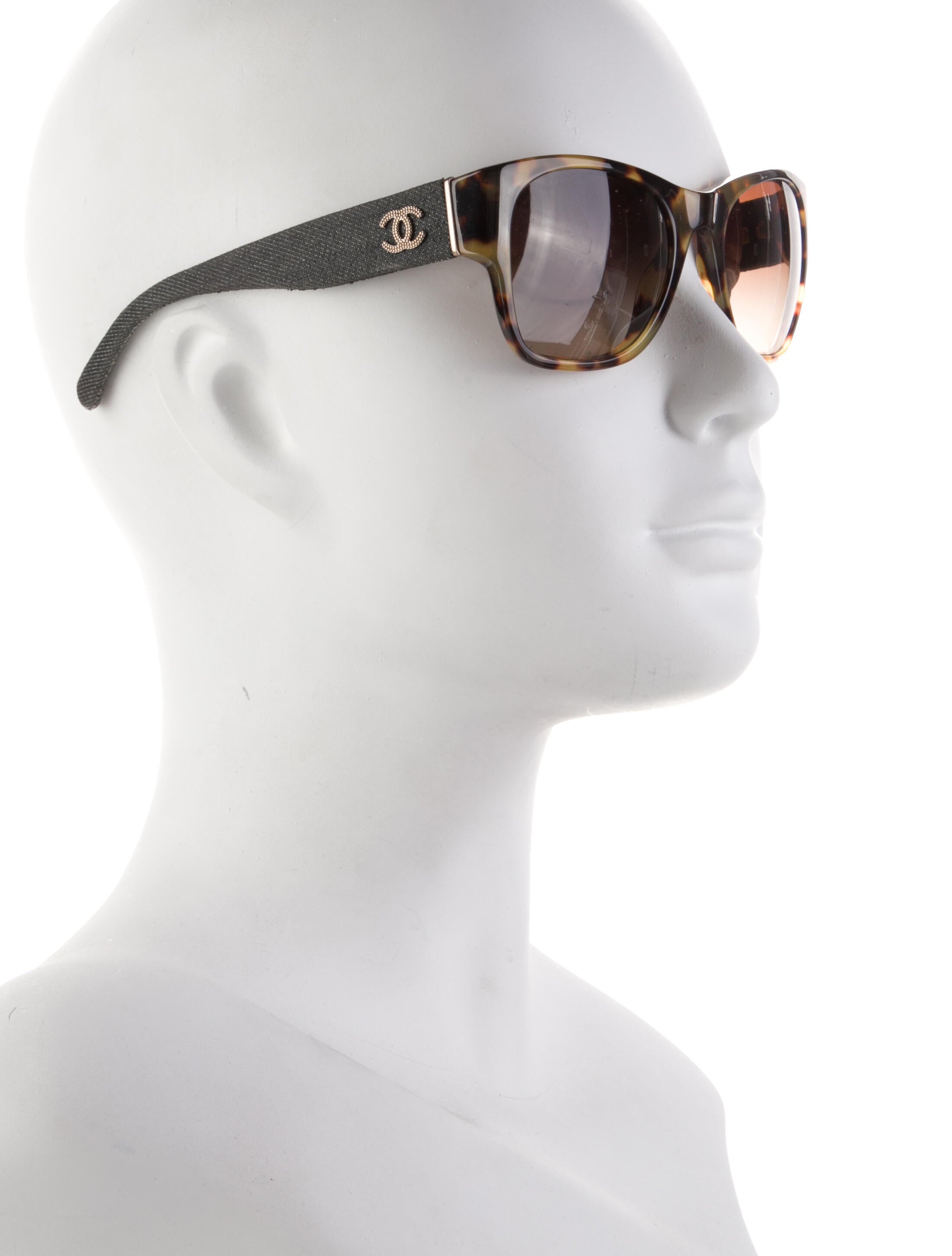 Chanel Interlocking CC Logo Cat-Eye Sunglasses