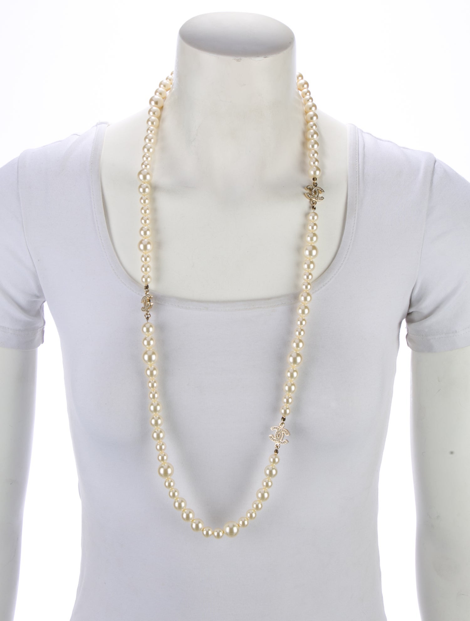 Faux Pearl & Strass CC Station Necklace
