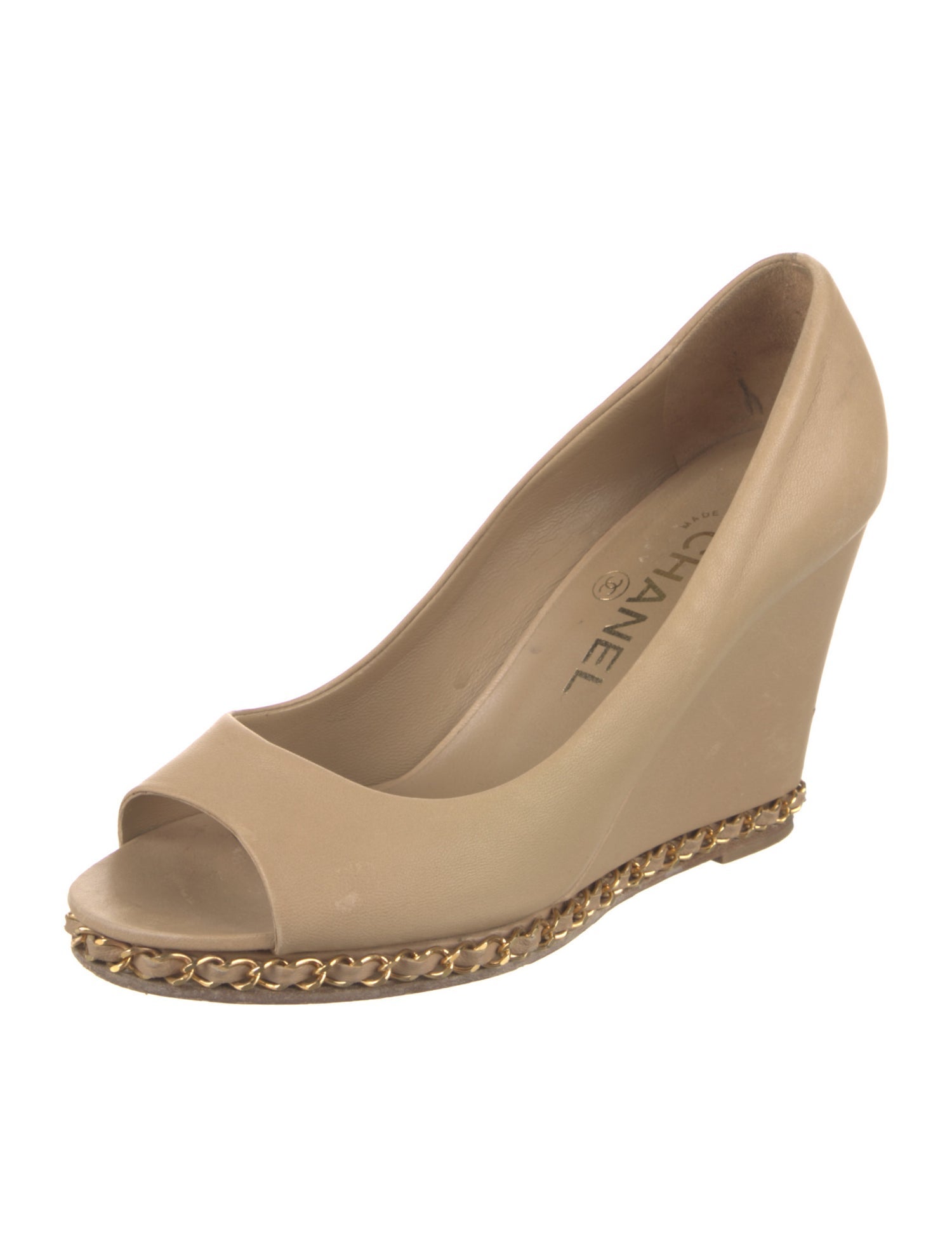 Chanel Interlocking CC Logo Lambskin Pumps