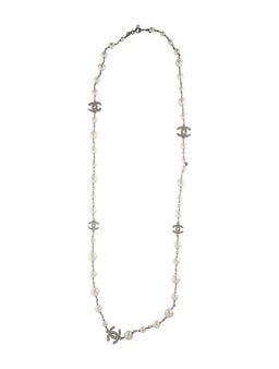 Faux Pearl & Strass CC Station Necklace