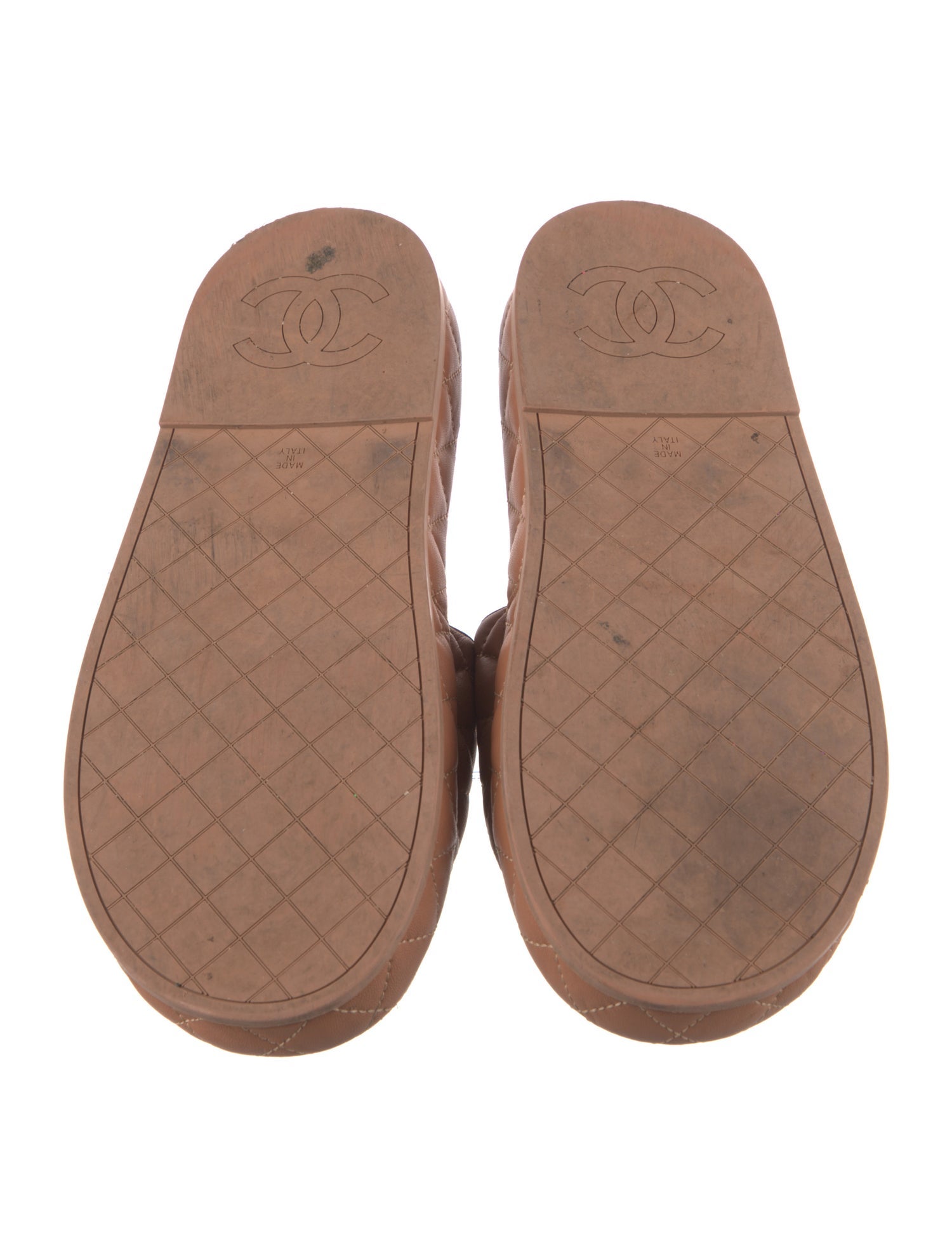 Interlocking CC Logo Leather Slides