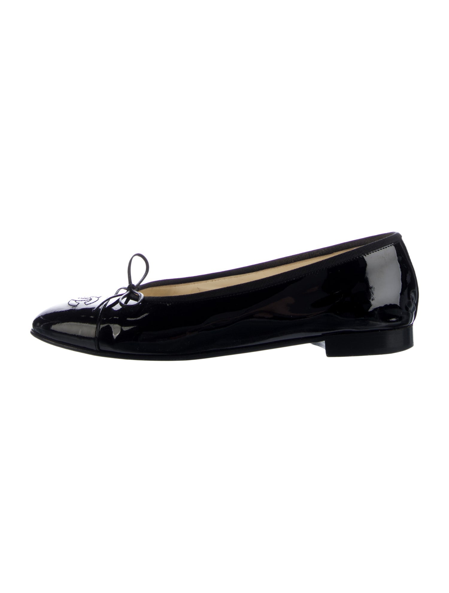 Chanel Interlocking CC Logo Patent Leather Ballet Flats
