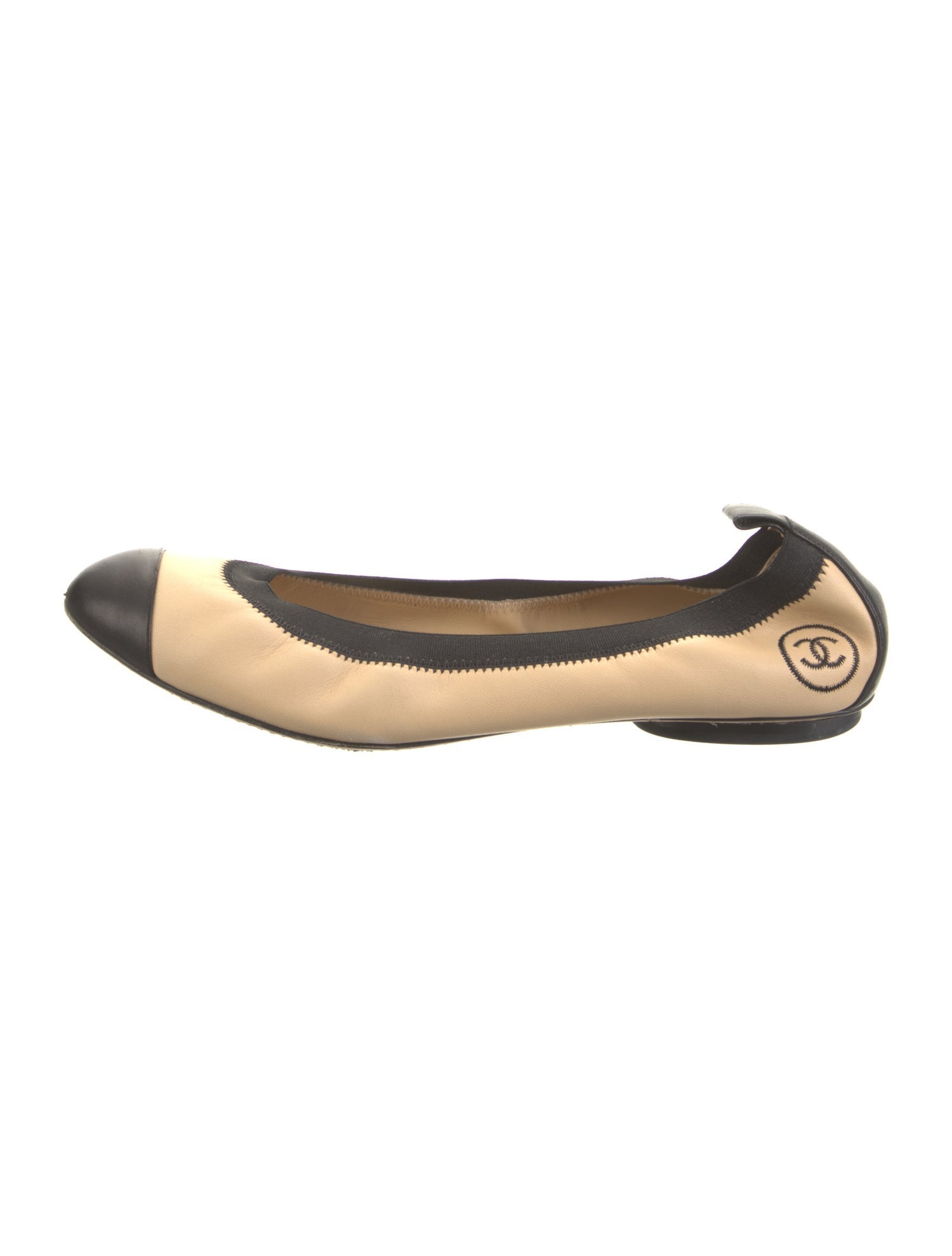 Chanel Interlocking CC Logo Leather Ballet Flats