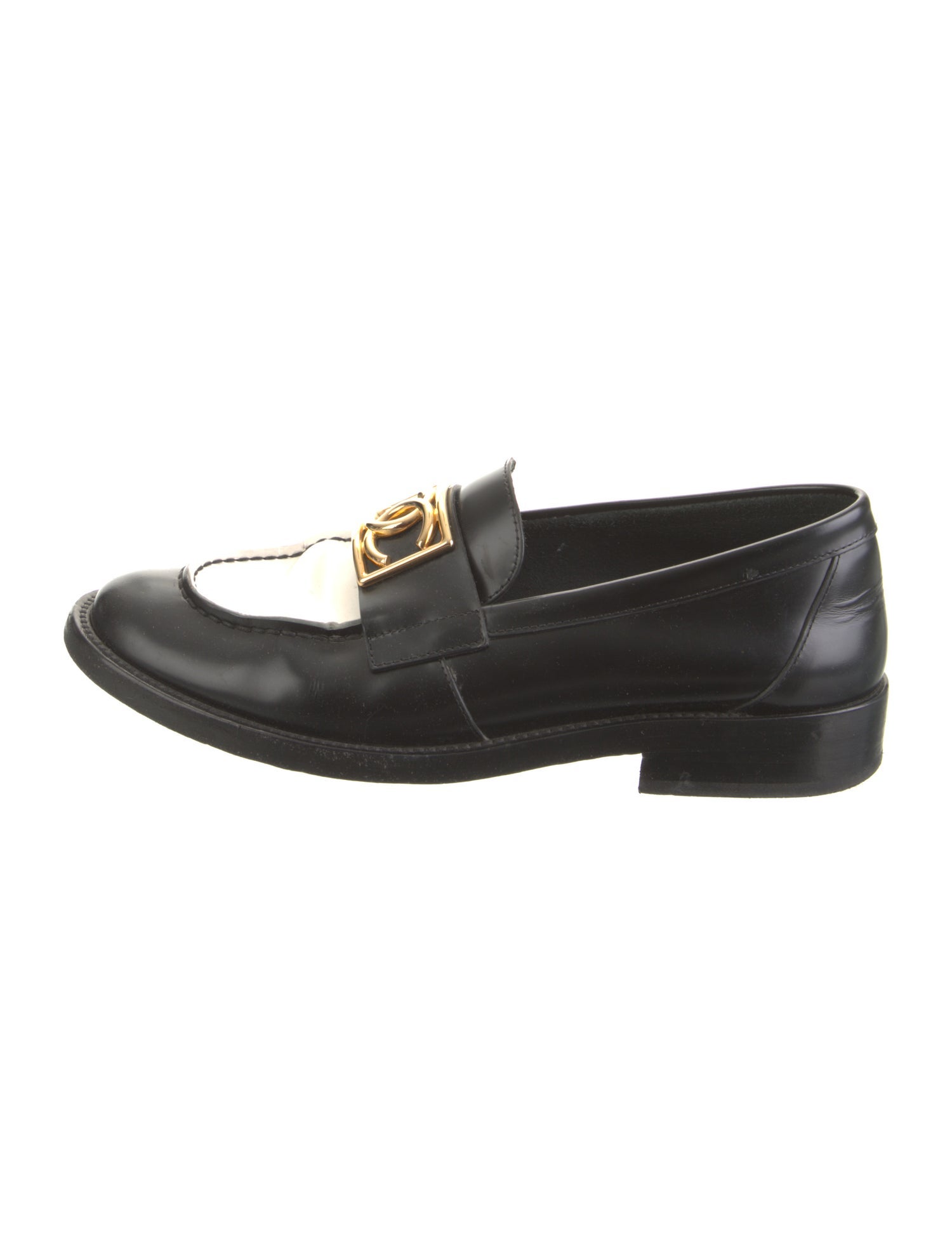 Chanel 2023 Interlocking CC Logo Loafers