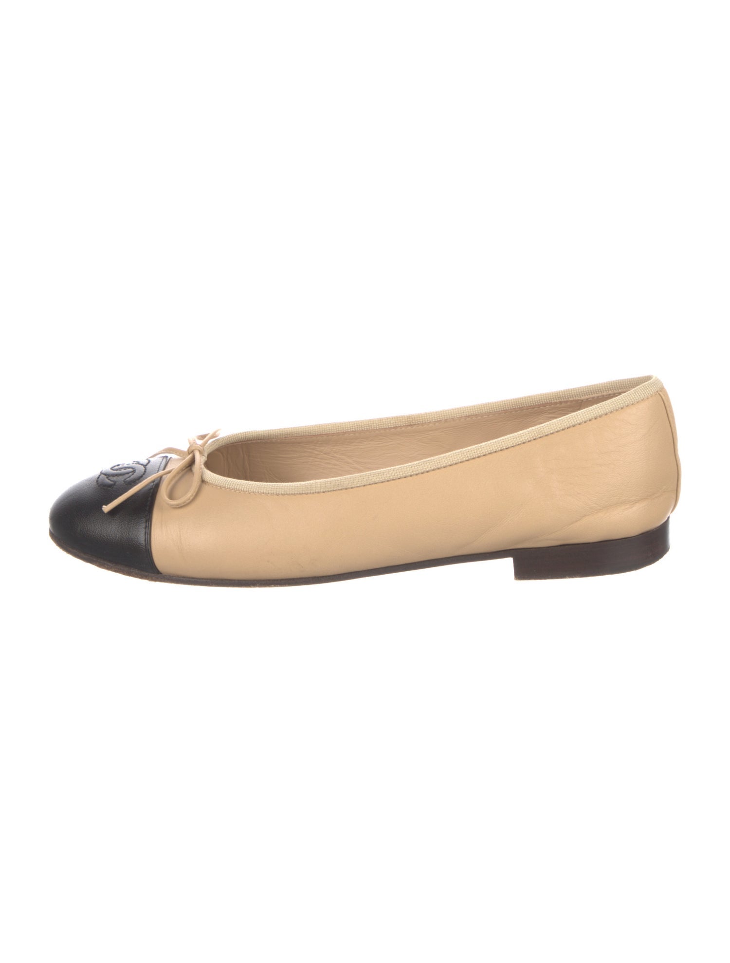 Chanel Interlocking CC Logo Leather Ballet Flats