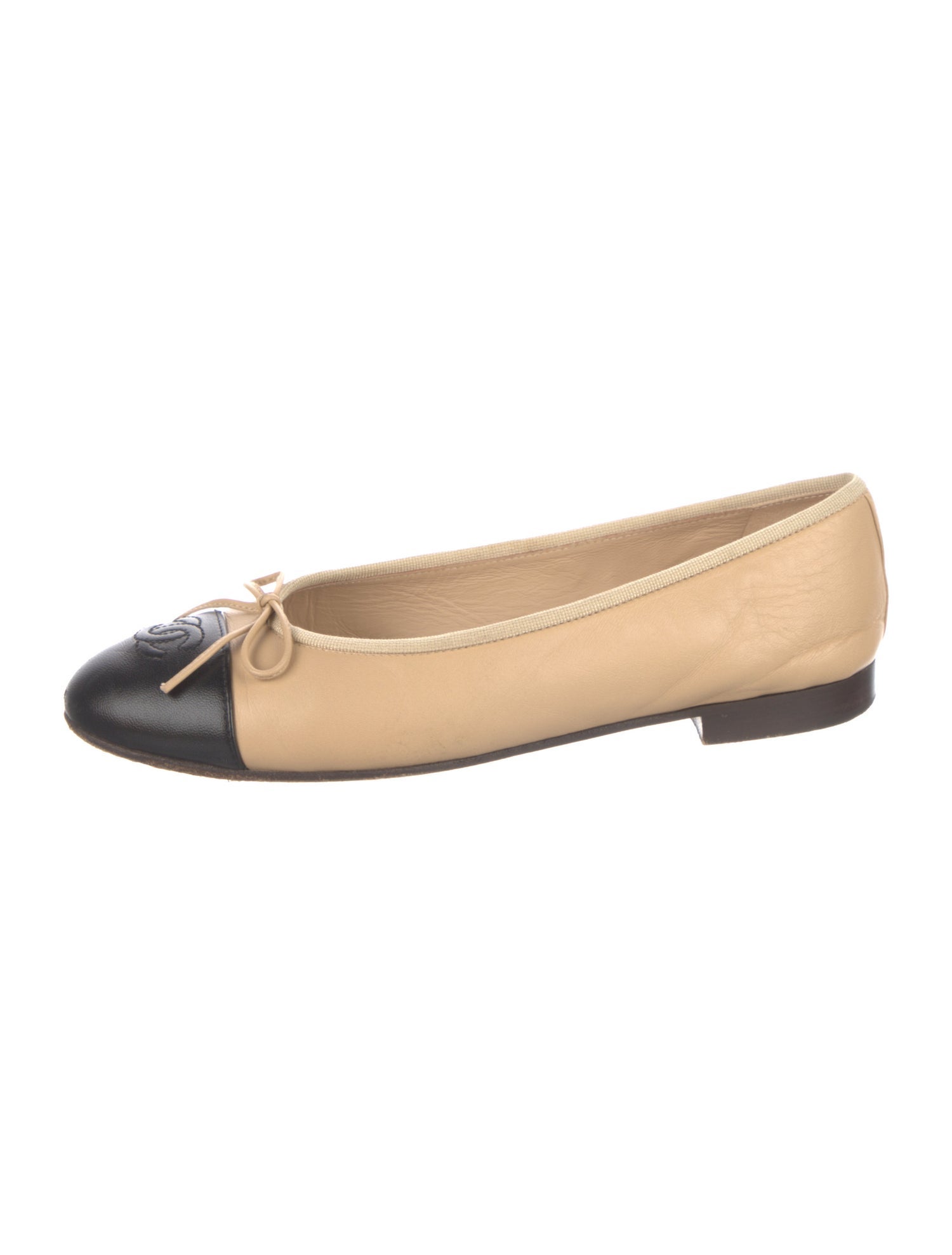 Chanel Interlocking CC Logo Leather Ballet Flats