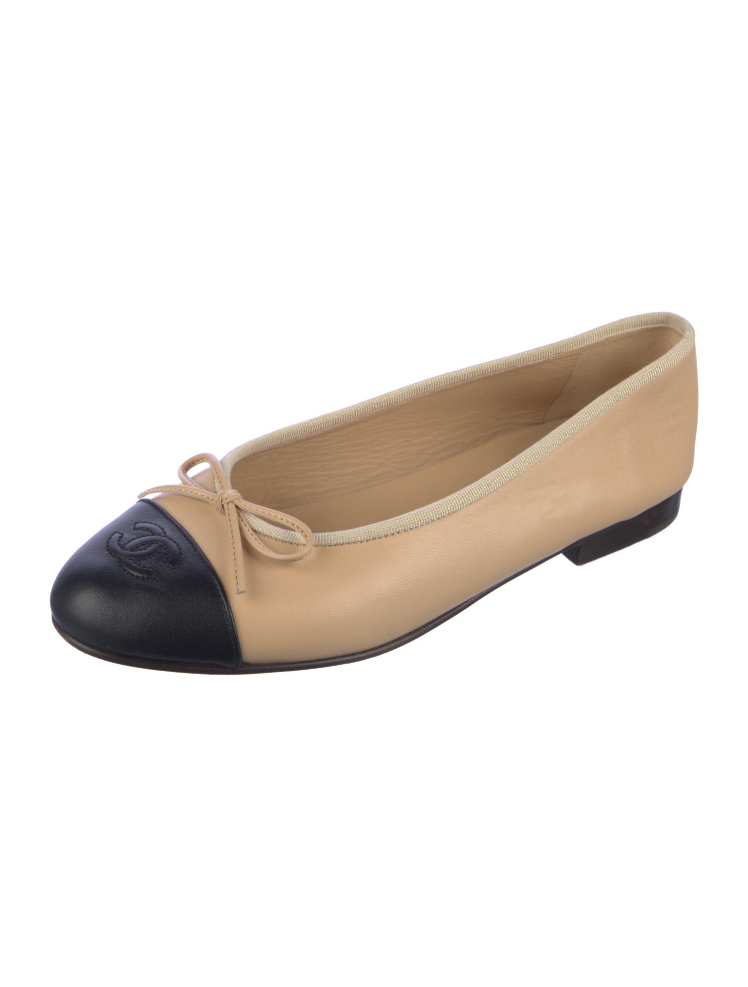 Chanel Interlocking CC Logo Leather Ballet Flats