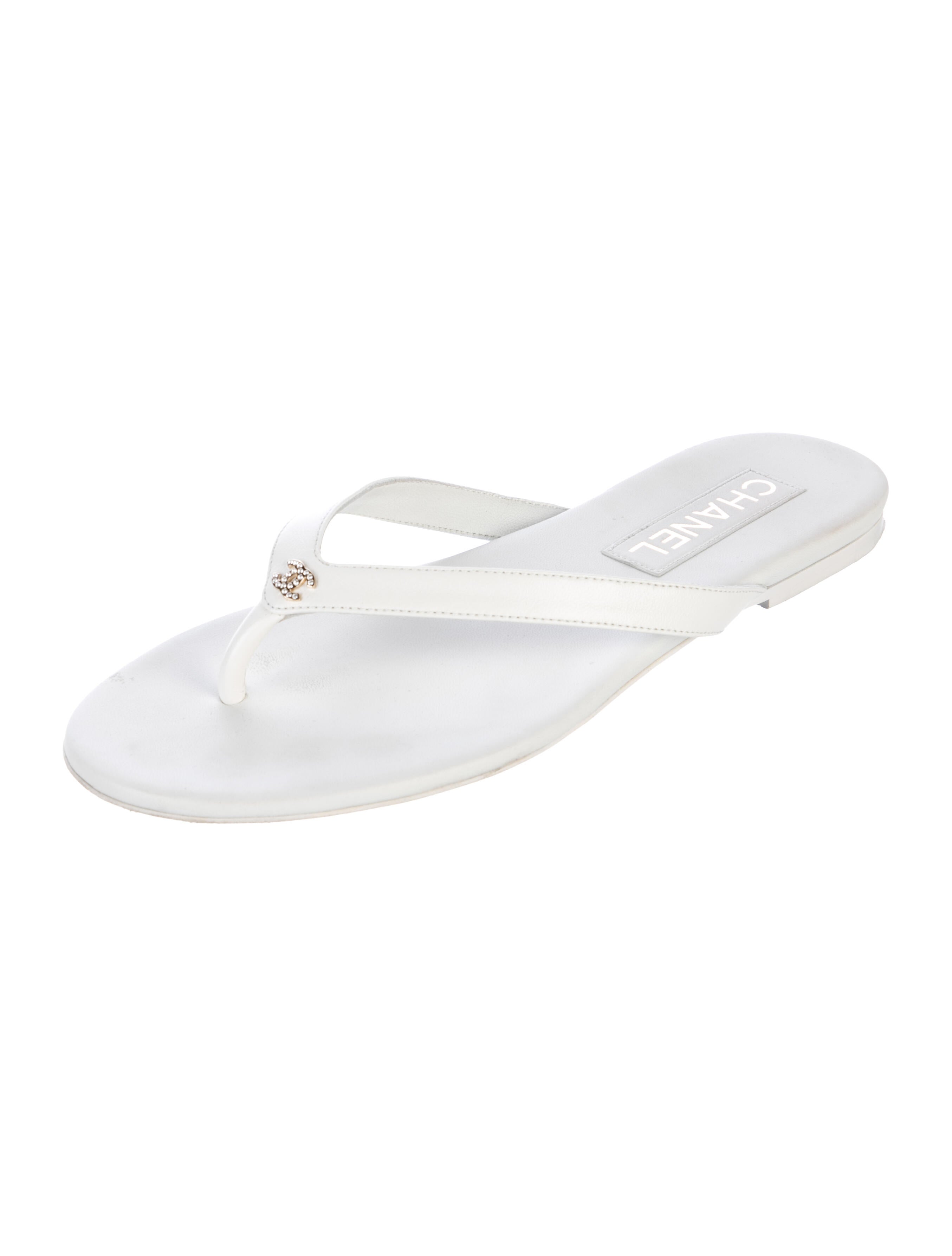 Chanel Interlocking CC Logo Leather Flip Flops