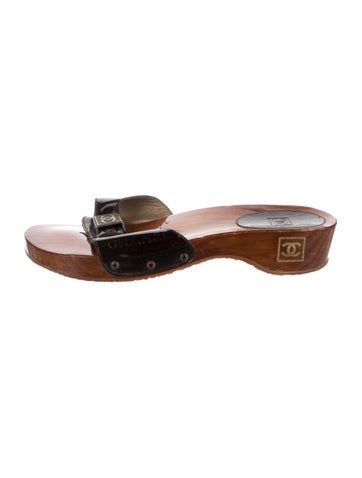 Pre-owned Chanel Vintage Interlocking Cc Logo Slides In Brown
